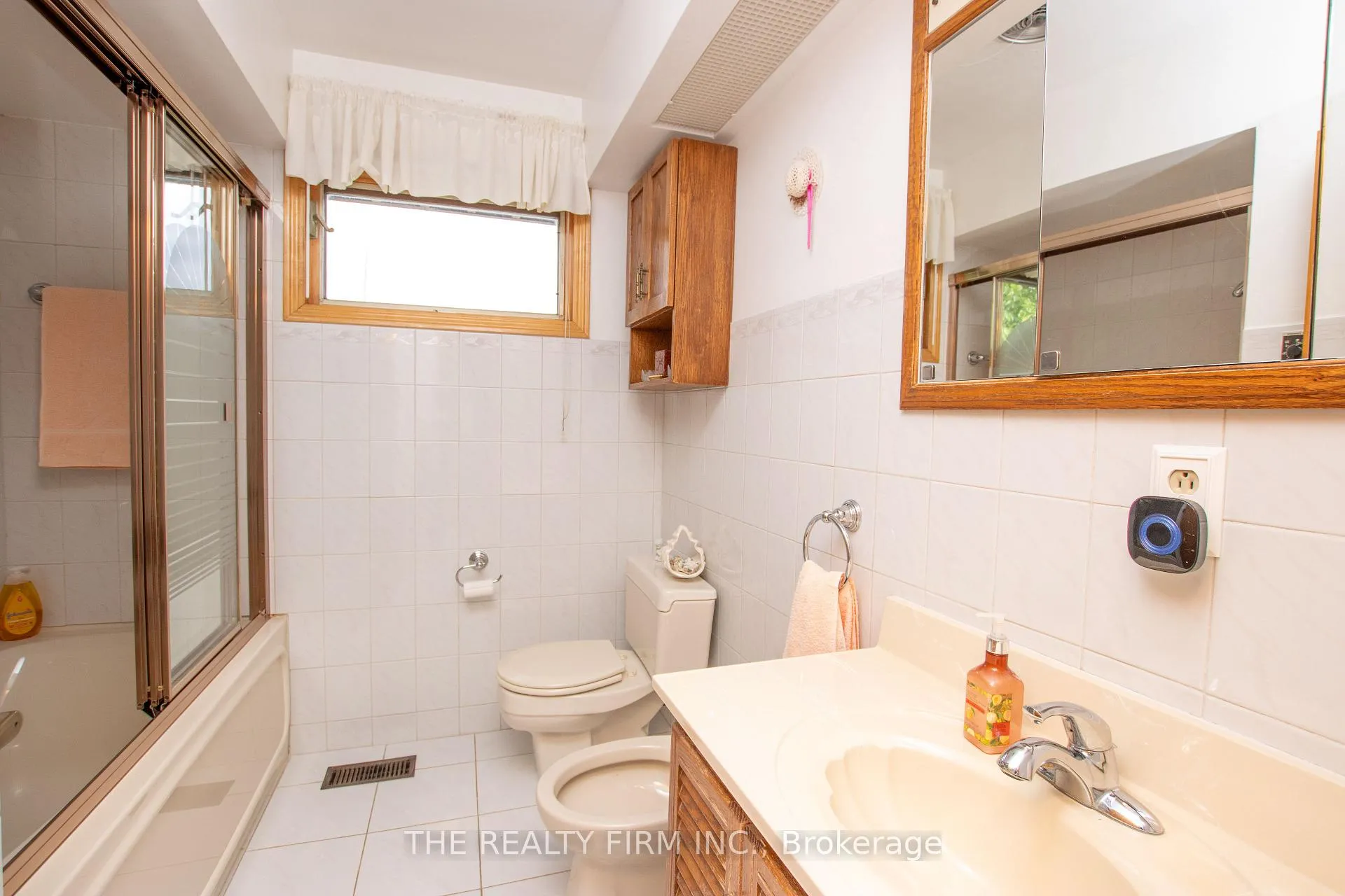 Photo 10 of 287 Panorama Crescent, London, South J — HOMEH