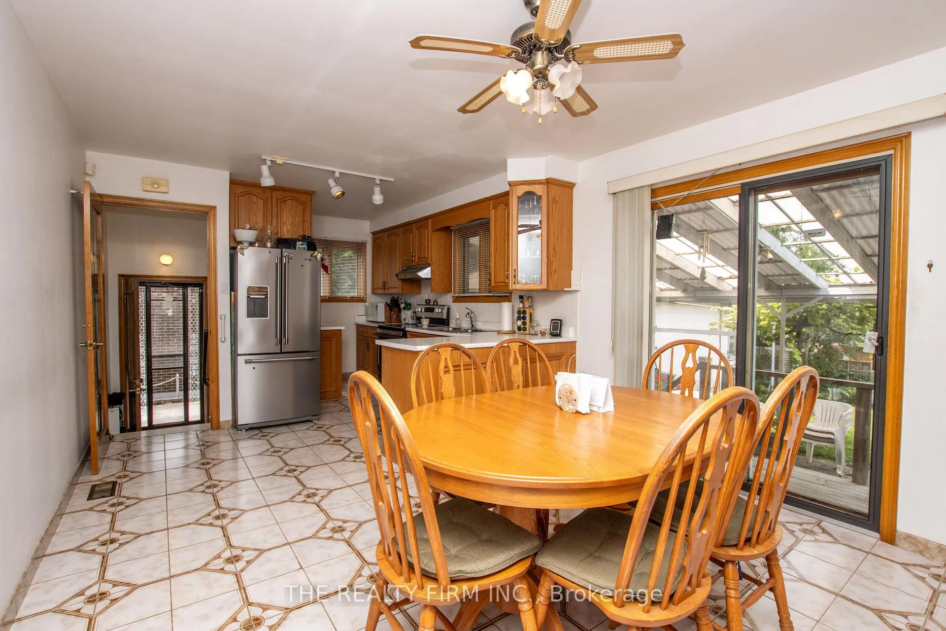 Photo 11 of 287 Panorama Crescent, London, South J — HOMEH