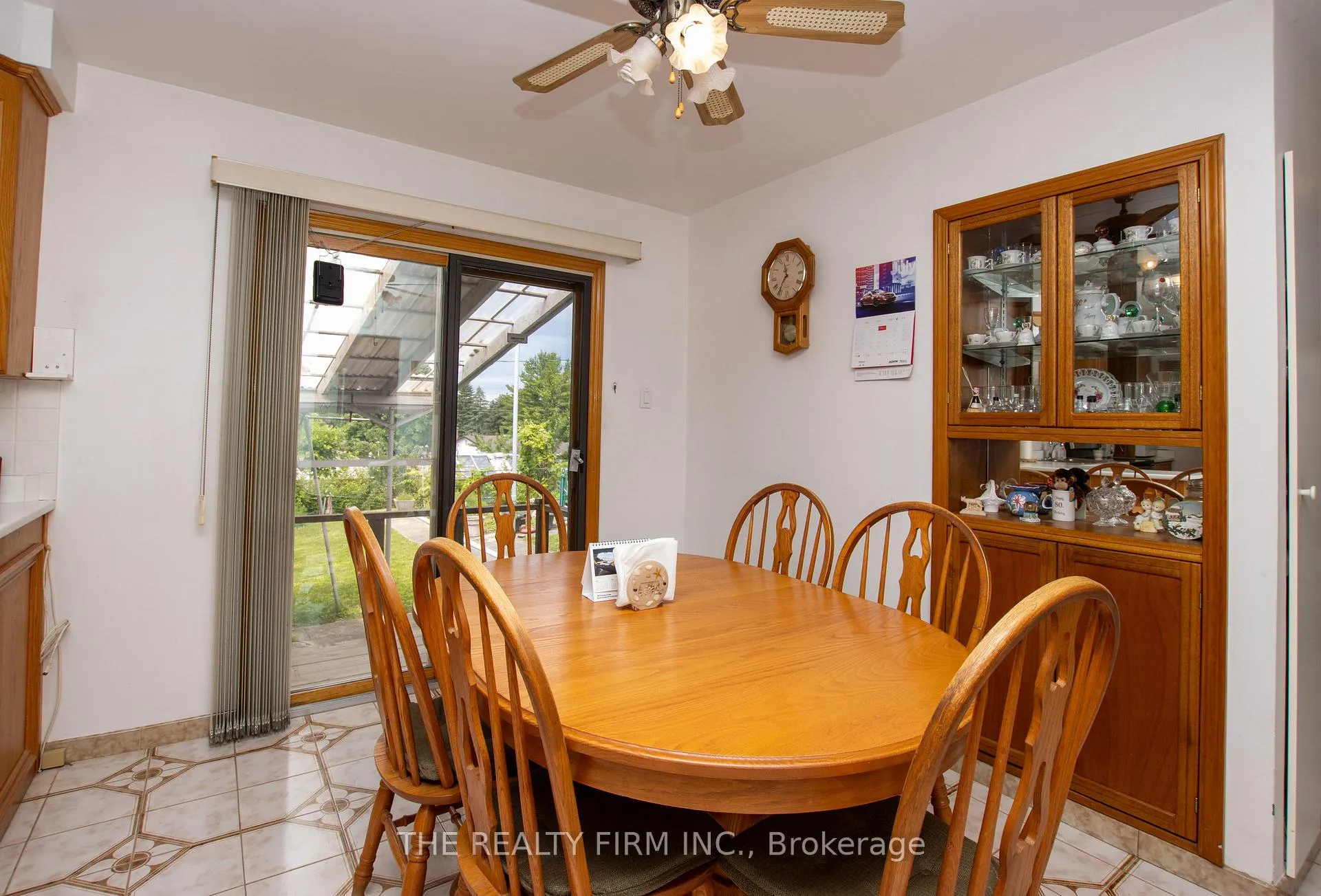 Photo 12 of 287 Panorama Crescent, London, South J — HOMEH