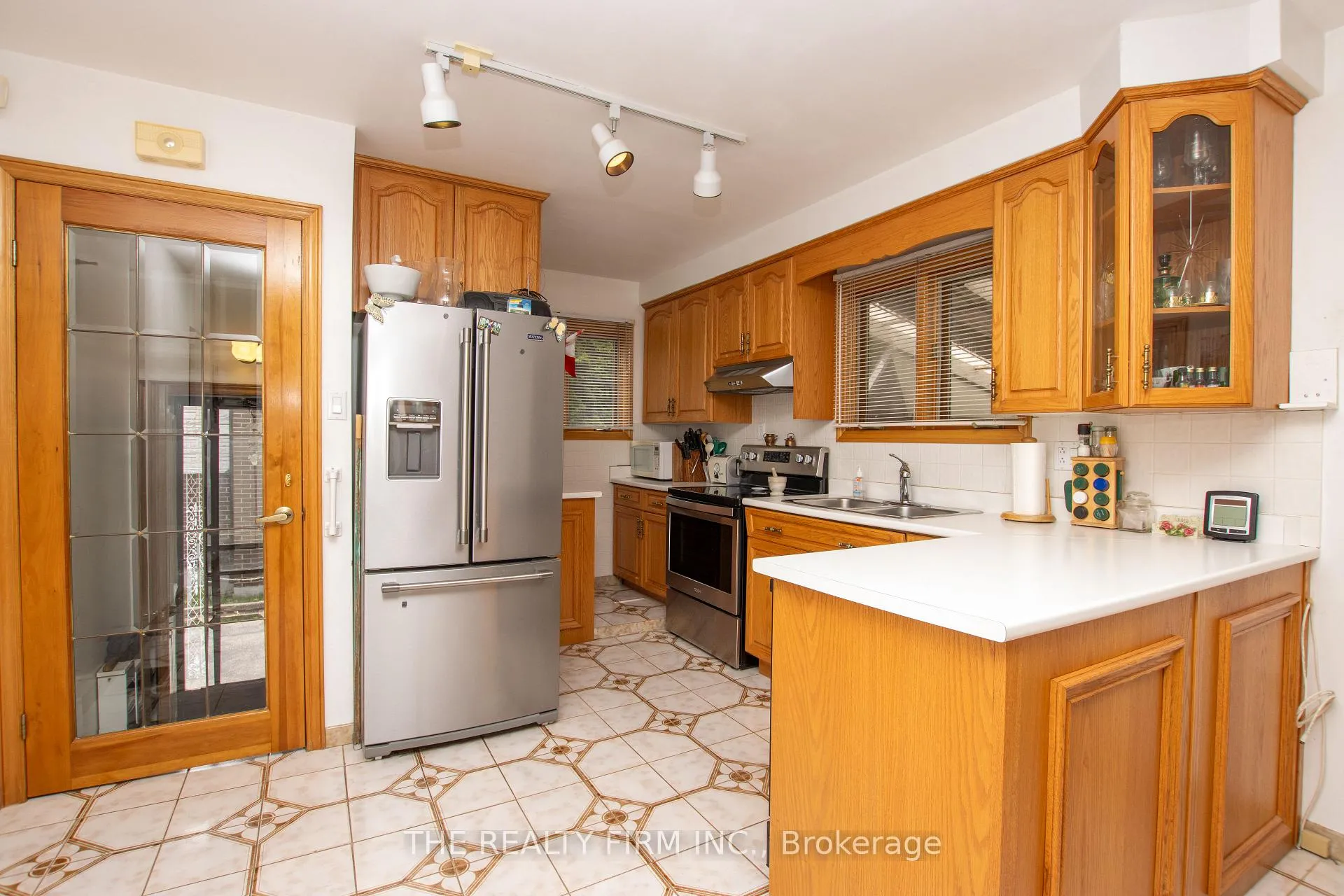 Photo 13 of 287 Panorama Crescent, London, South J — HOMEH