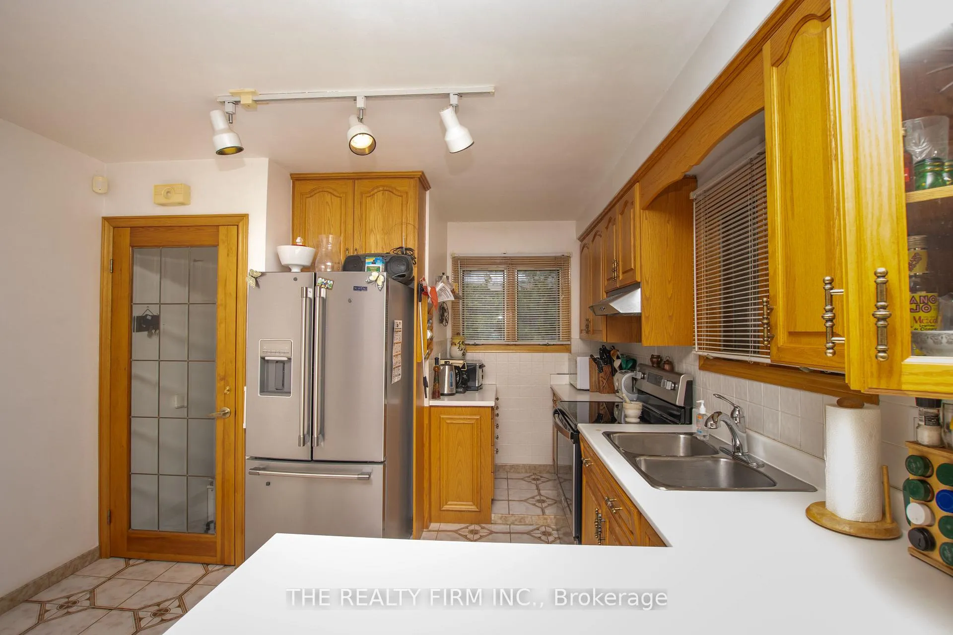 Photo 14 of 287 Panorama Crescent, London, South J — HOMEH