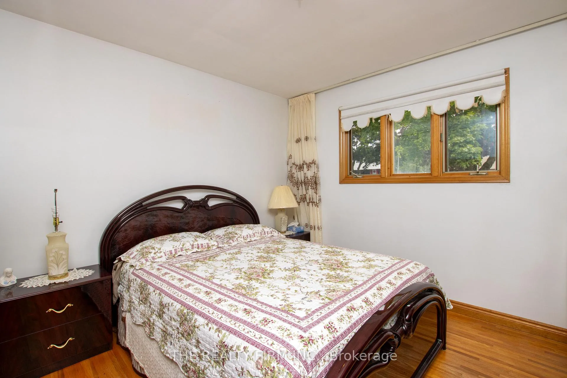 Photo 20 of 287 Panorama Crescent, London, South J — HOMEH