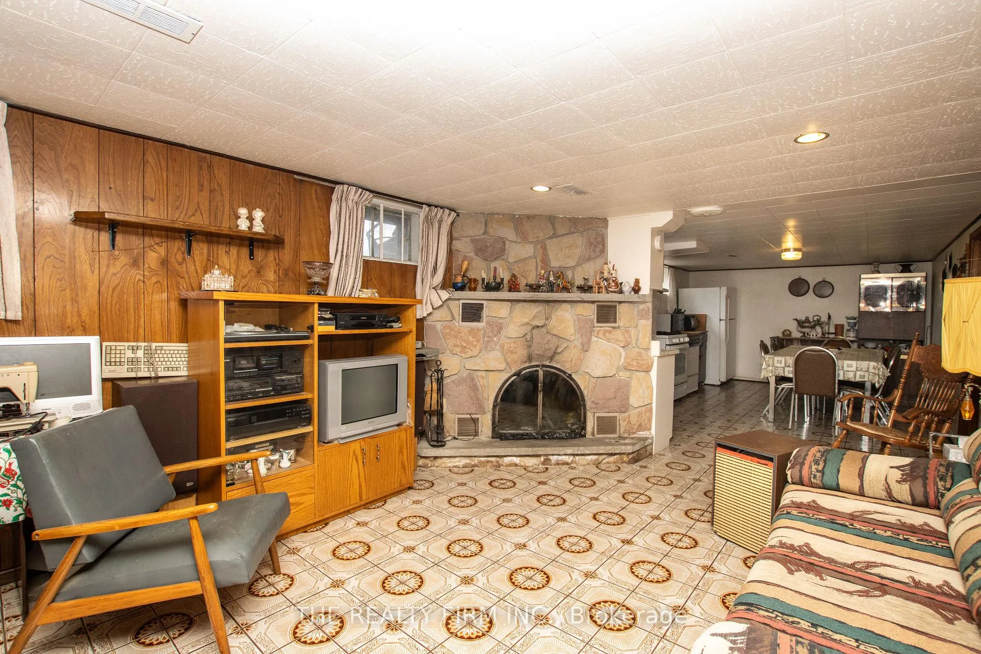 Photo 24 of 287 Panorama Crescent, London, South J — HOMEH
