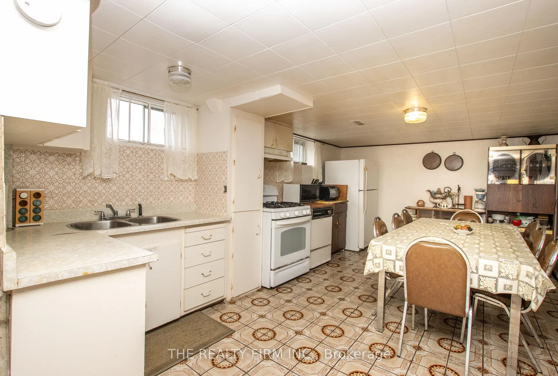 Photo 25 of 287 Panorama Crescent, London, South J — HOMEH