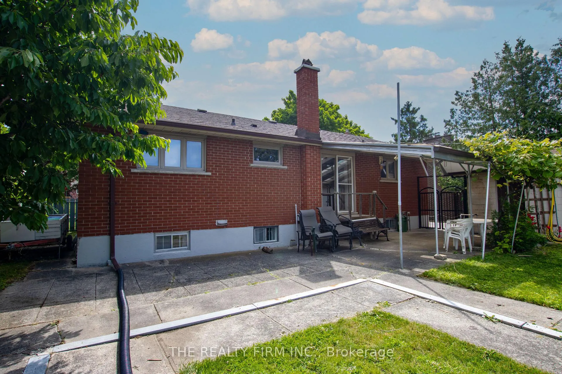 Photo 30 of 287 Panorama Crescent, London, South J — HOMEH