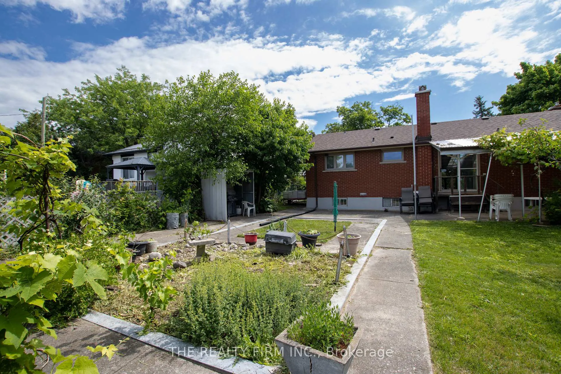 Photo 34 of 287 Panorama Crescent, London, South J — HOMEH