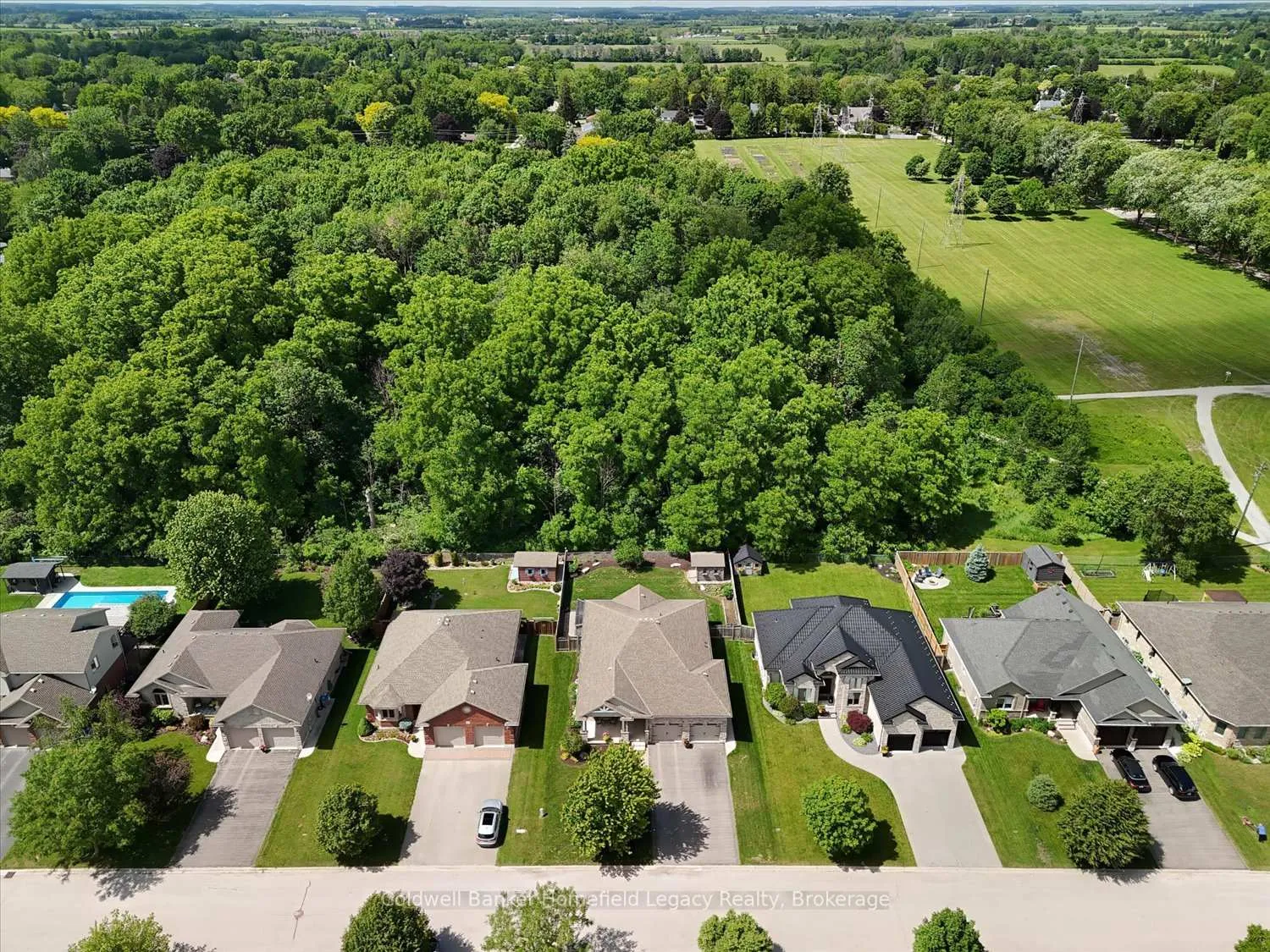 Photo 7 of 46 Trillium Crescent, St. Marys — HOMEH