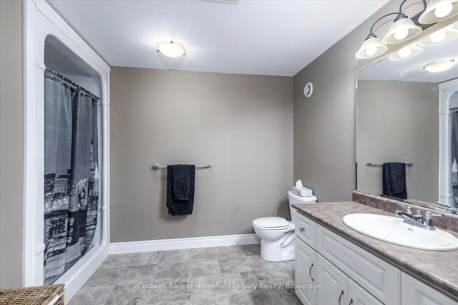 Photo 34 of 46 Trillium Crescent, St. Marys — HOMEH