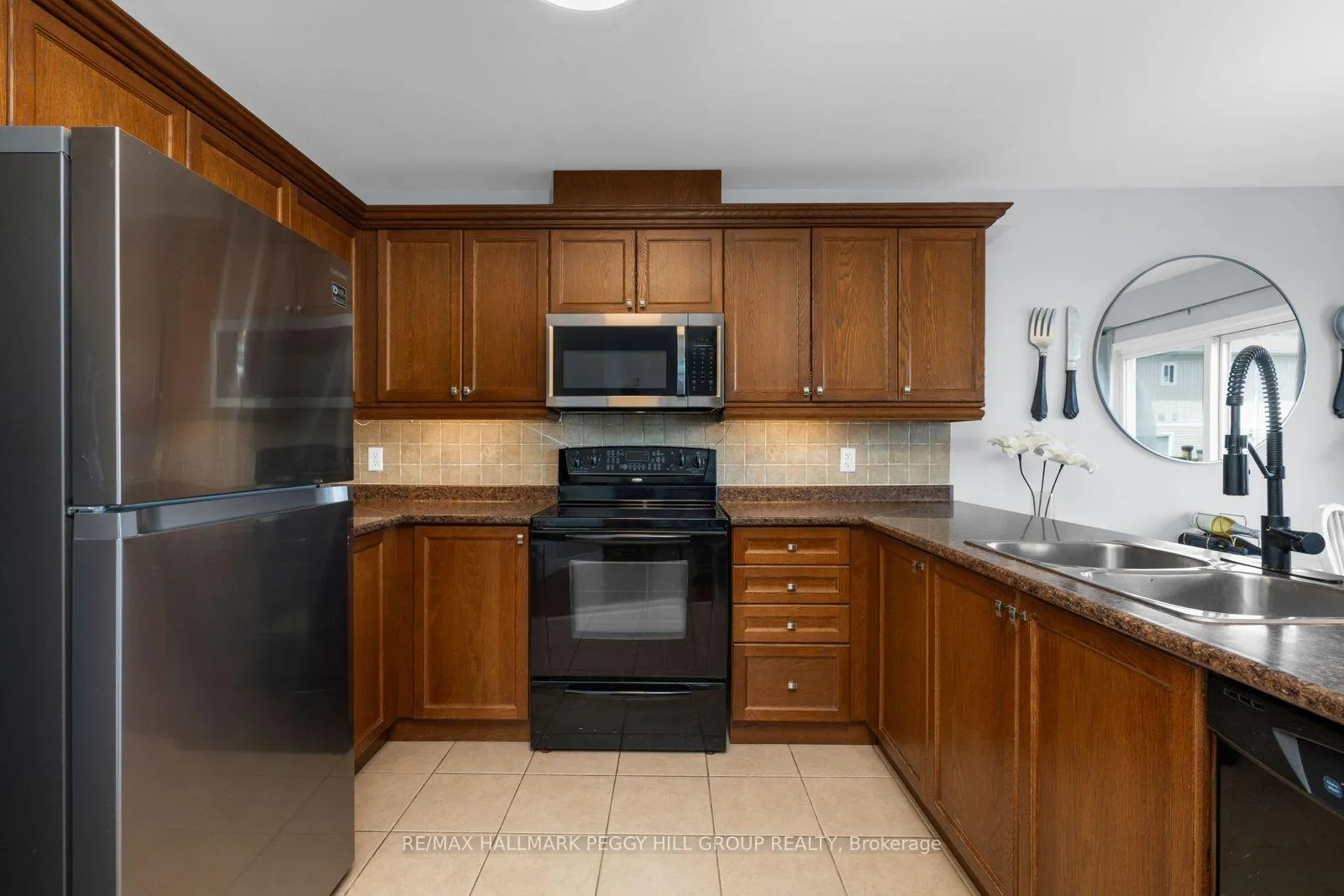 Photo 5 of Unit 11, 800 West Ridge Boulevard, Orillia — HOMEH