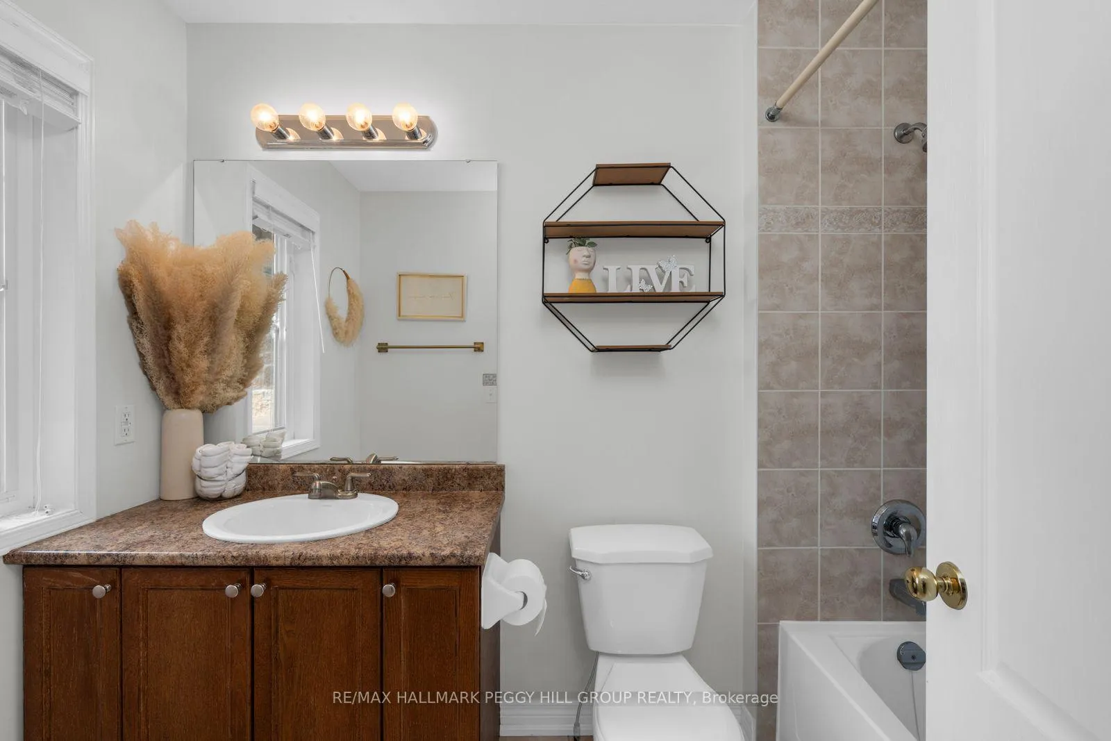 Photo 11 of Unit 11, 800 West Ridge Boulevard, Orillia — HOMEH