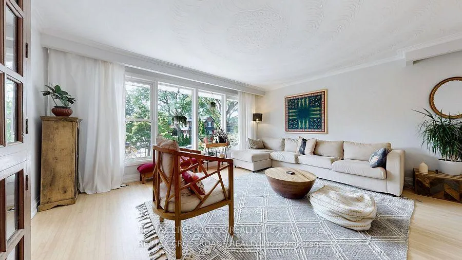 Photo 3 of 12A Delroy Drive, Etobicoke, Stonegate-Queensway — HOMEH