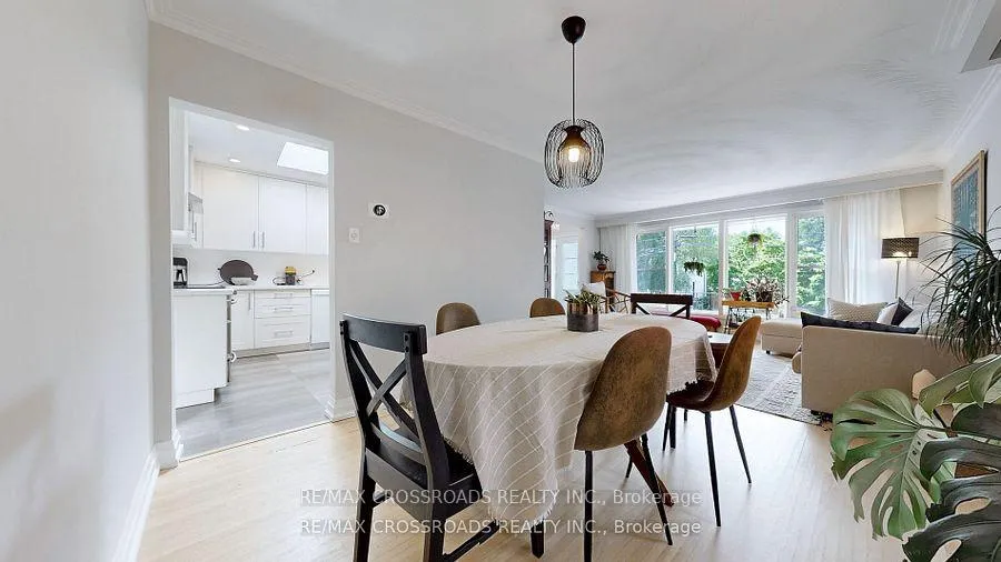 Photo 8 of 12A Delroy Drive, Etobicoke, Stonegate-Queensway — HOMEH