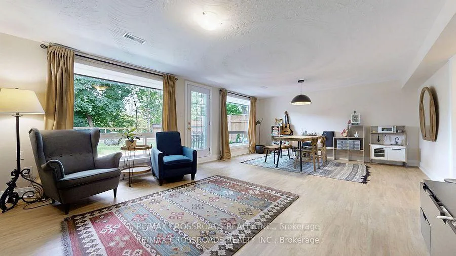Photo 23 of 12A Delroy Drive, Etobicoke, Stonegate-Queensway — HOMEH