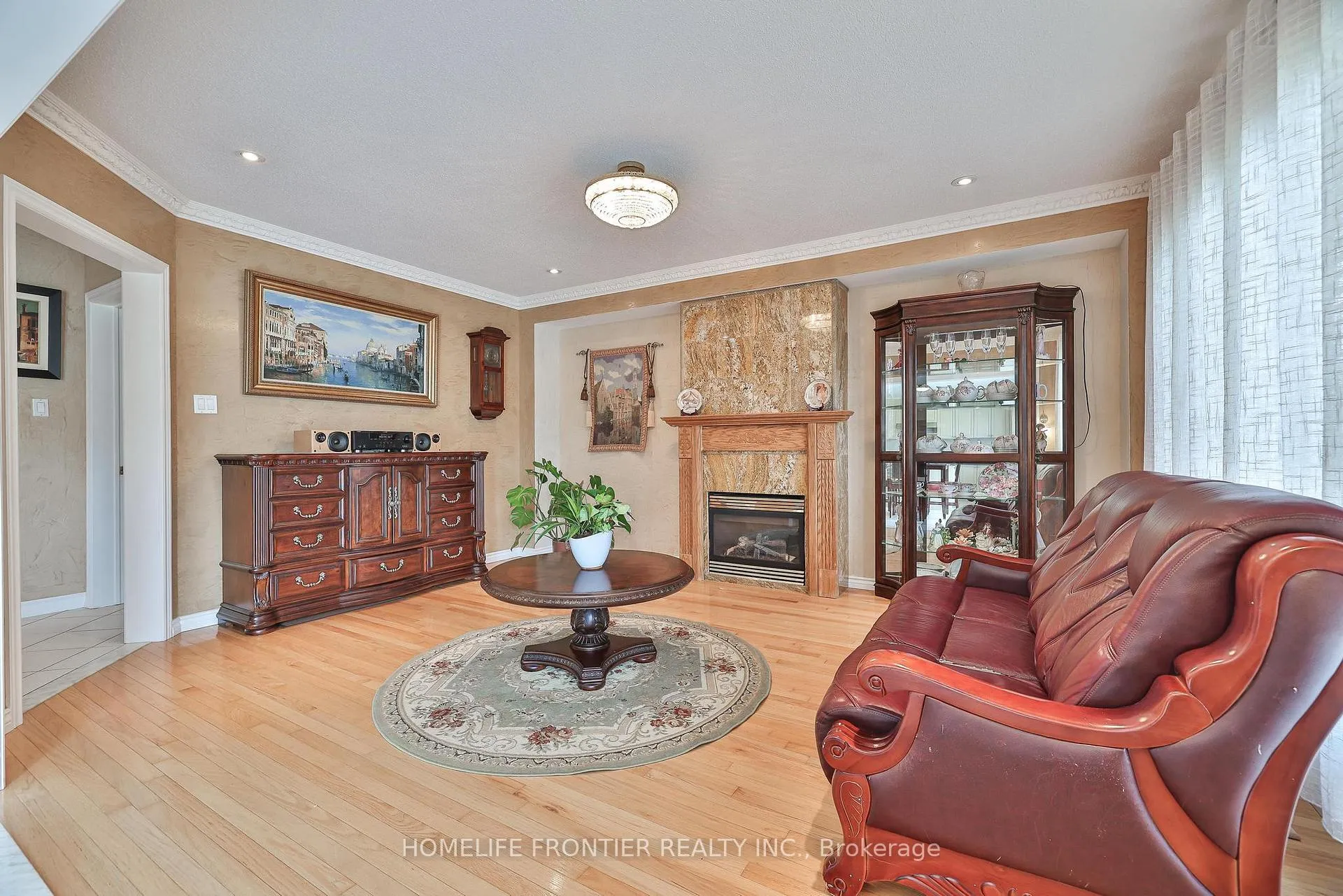 Photo 8 of 110 Red River Crescent, Newmarket, Woodland Hill — HOMEH