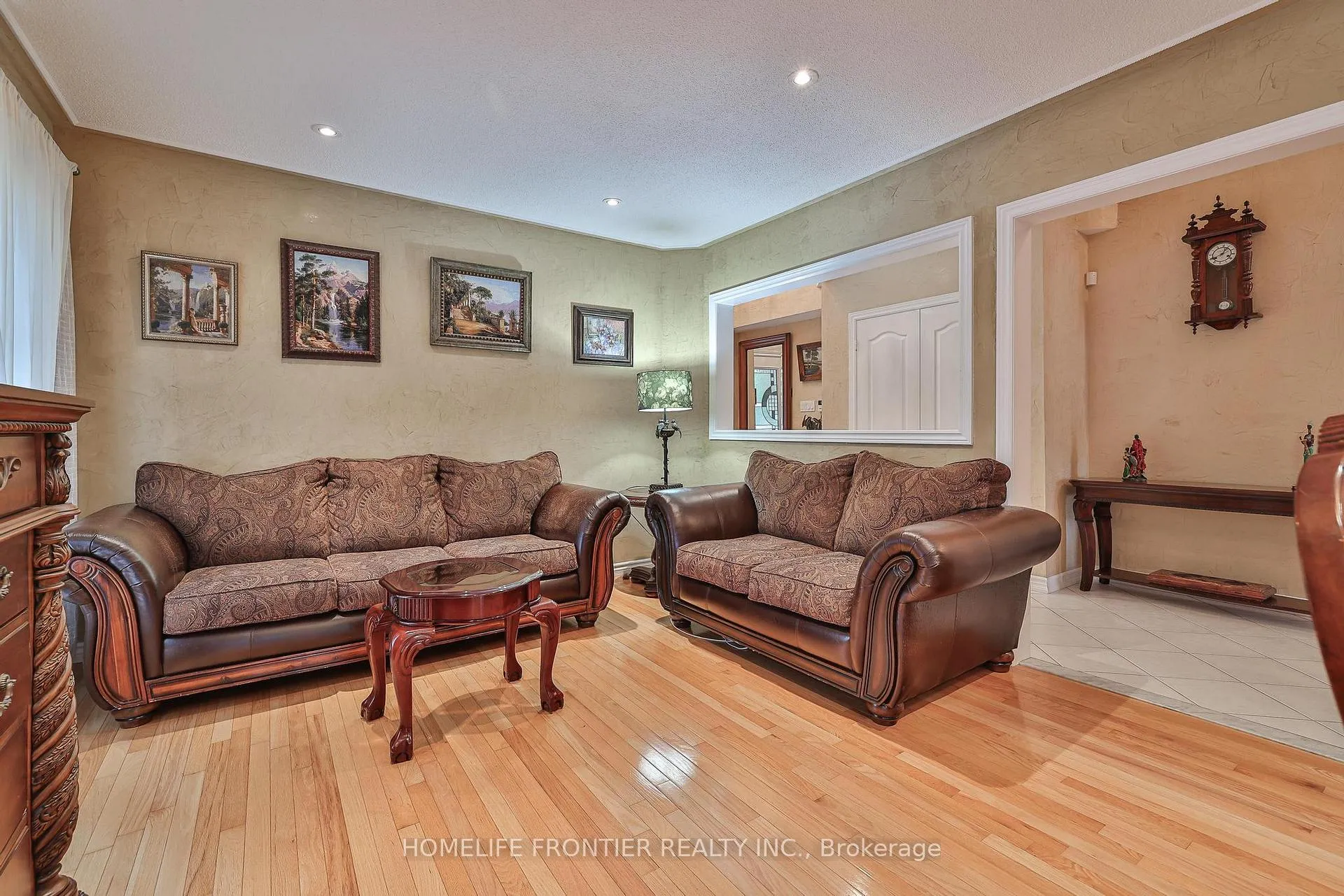 Photo 18 of 110 Red River Crescent, Newmarket, Woodland Hill — HOMEH