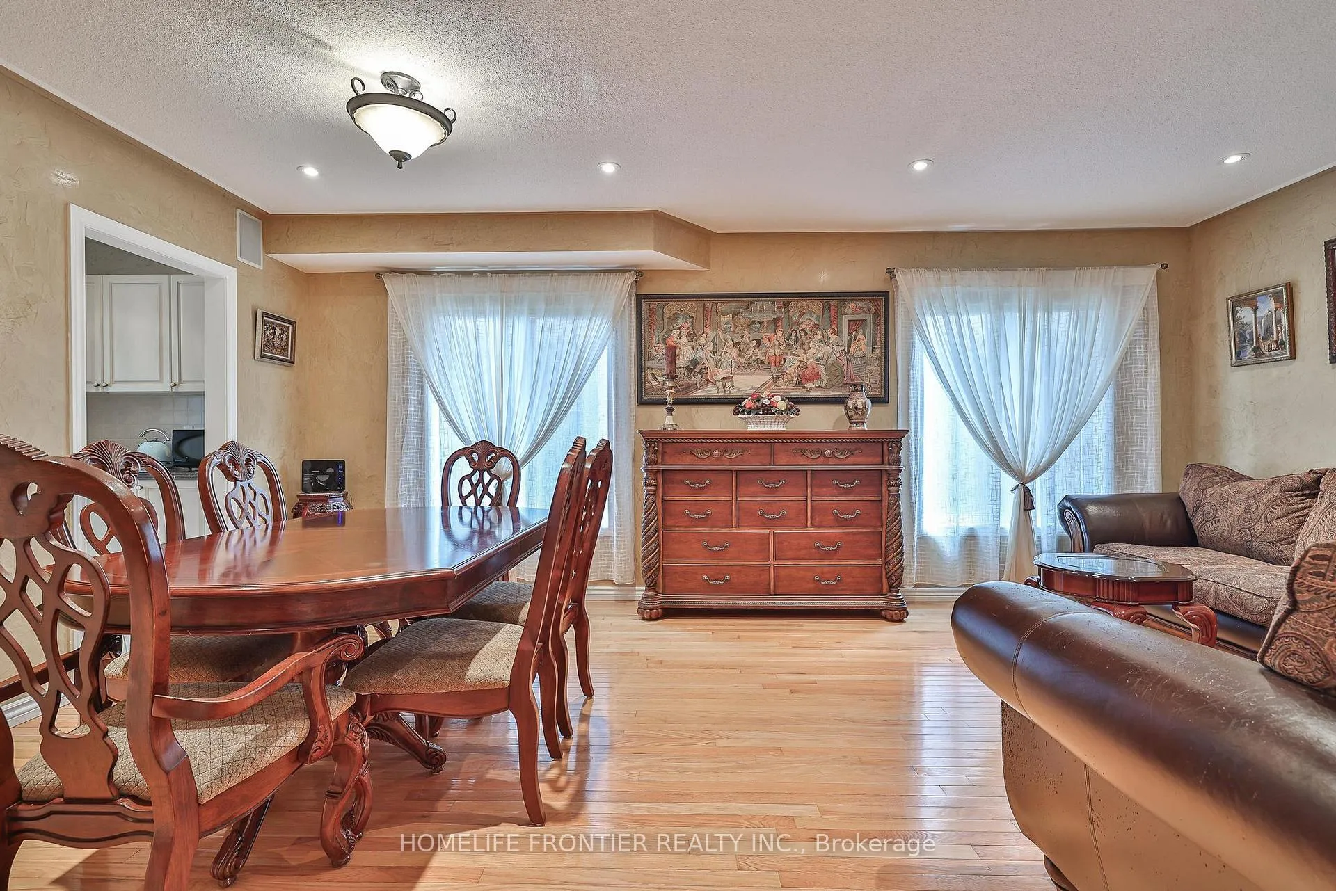 Photo 19 of 110 Red River Crescent, Newmarket, Woodland Hill — HOMEH