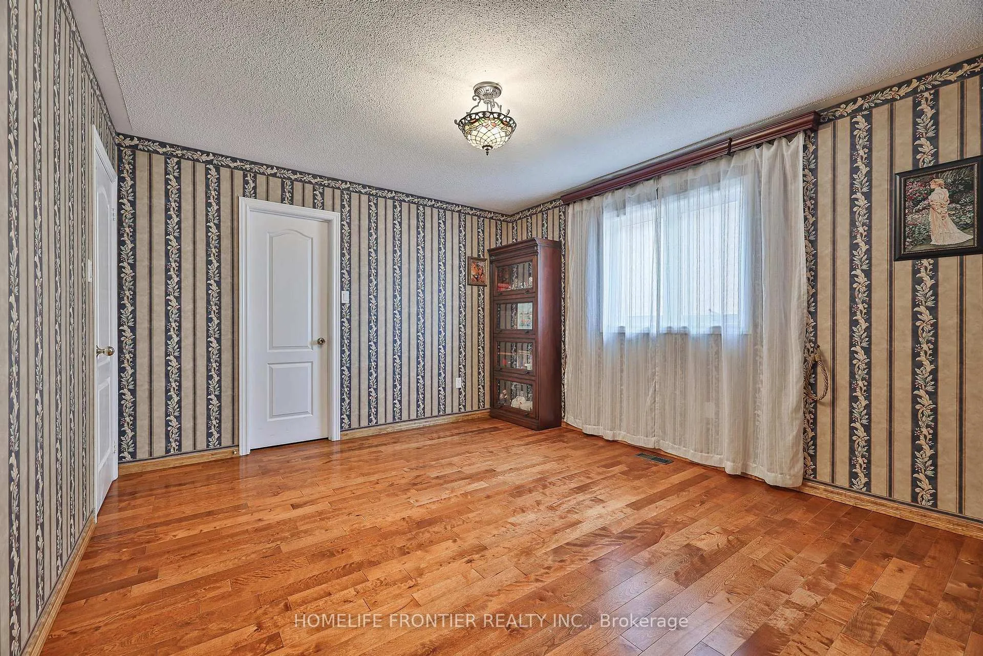 Photo 28 of 110 Red River Crescent, Newmarket, Woodland Hill — HOMEH