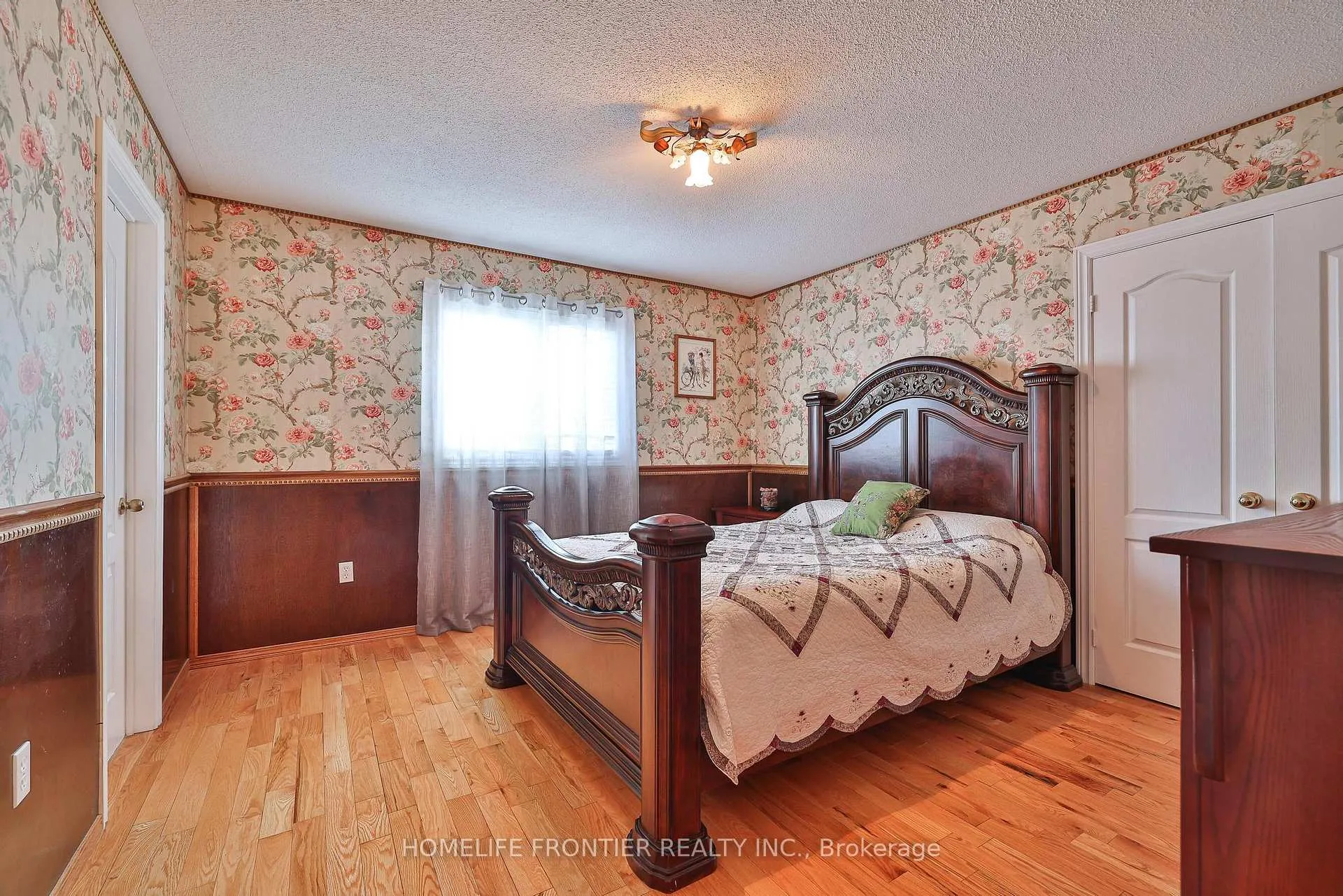 Photo 30 of 110 Red River Crescent, Newmarket, Woodland Hill — HOMEH