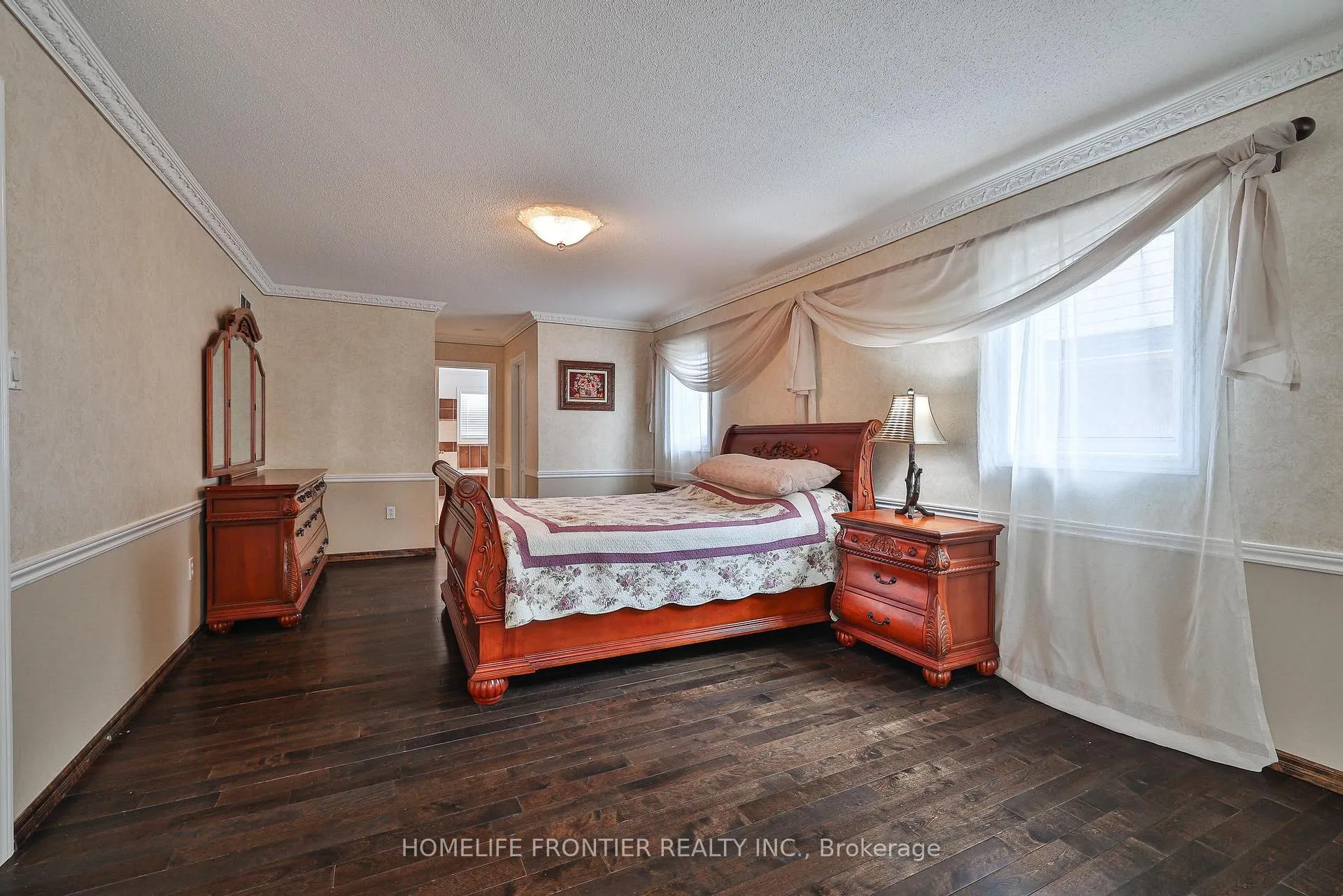 Photo 35 of 110 Red River Crescent, Newmarket, Woodland Hill — HOMEH