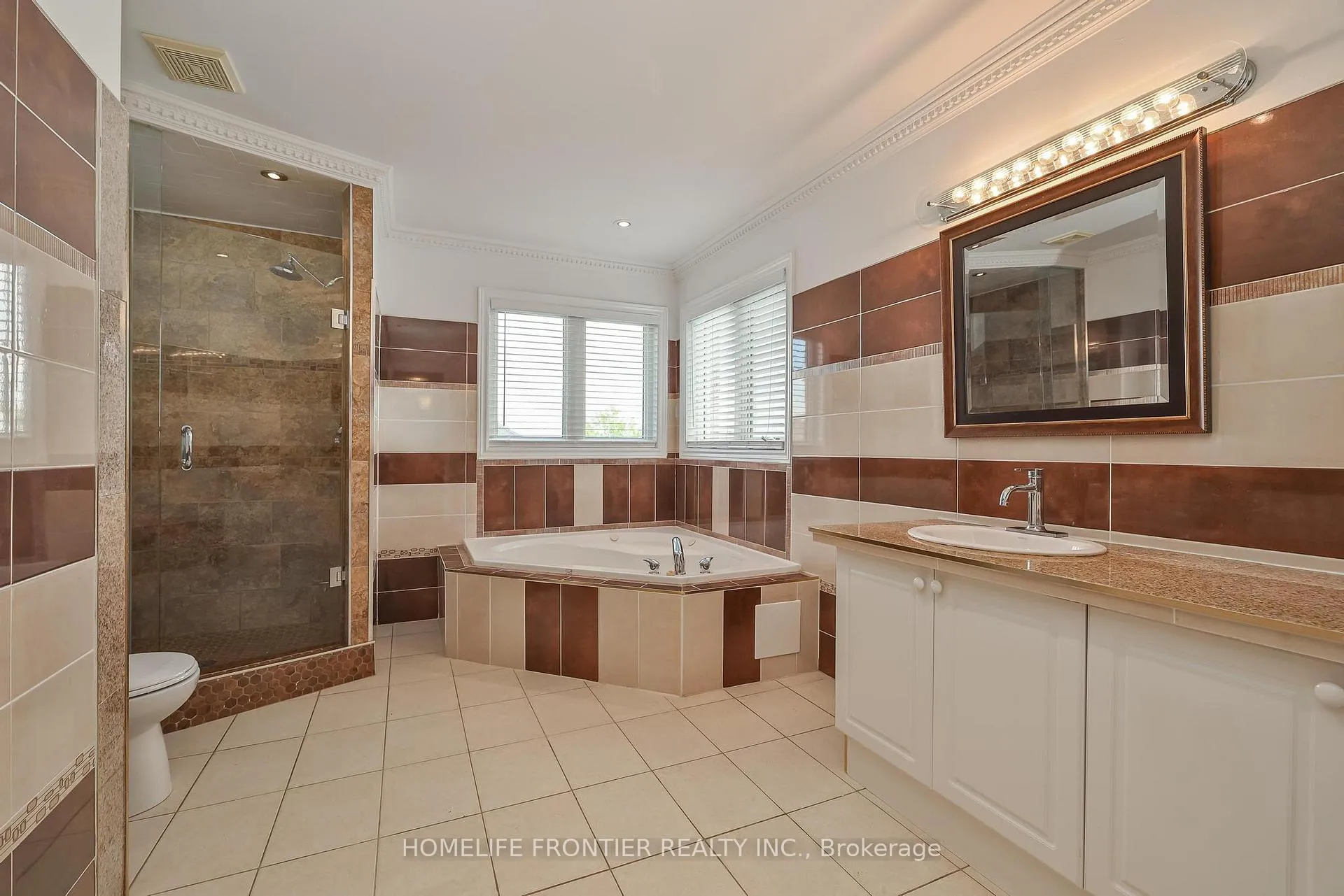 Photo 36 of 110 Red River Crescent, Newmarket, Woodland Hill — HOMEH