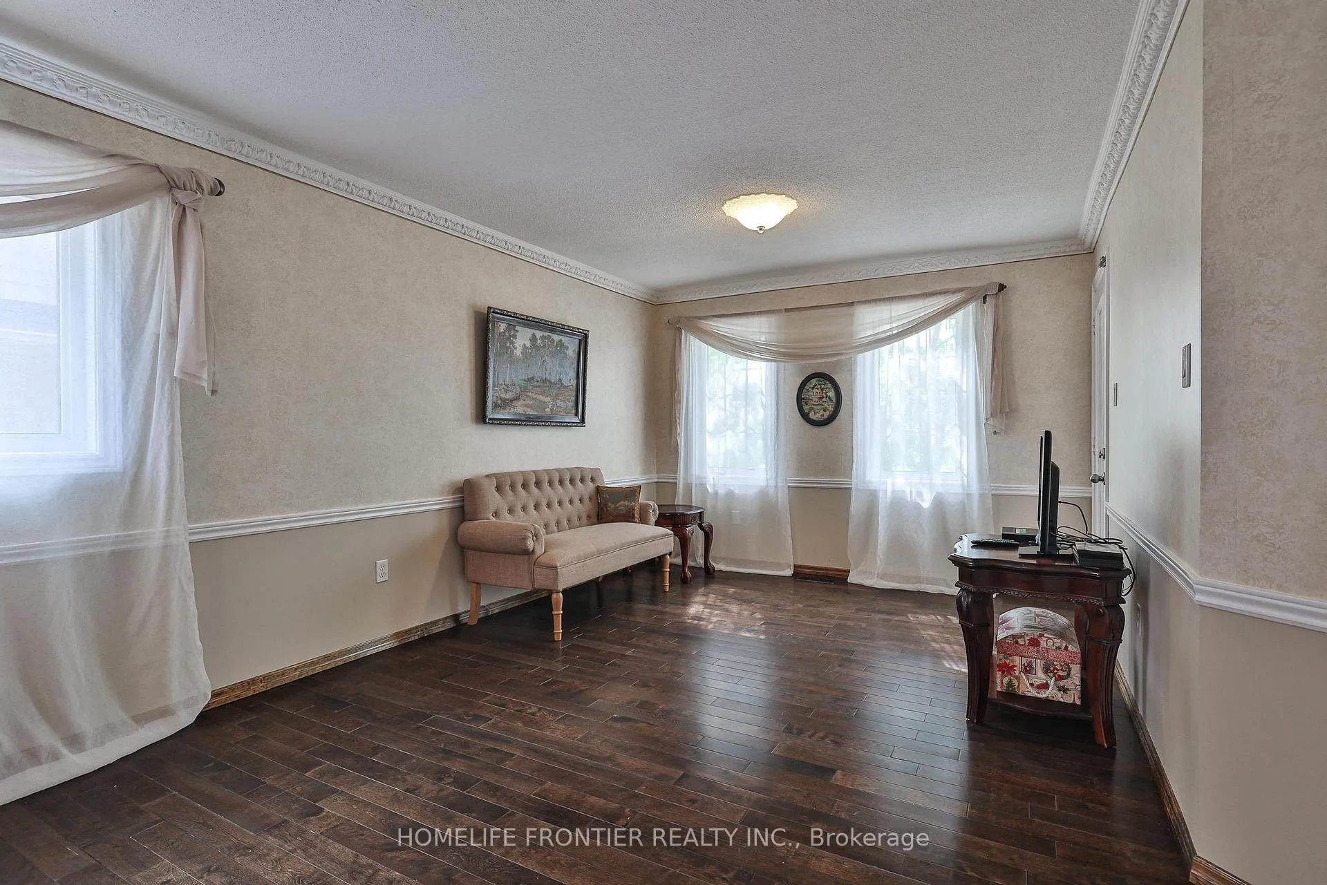 Photo 37 of 110 Red River Crescent, Newmarket, Woodland Hill — HOMEH