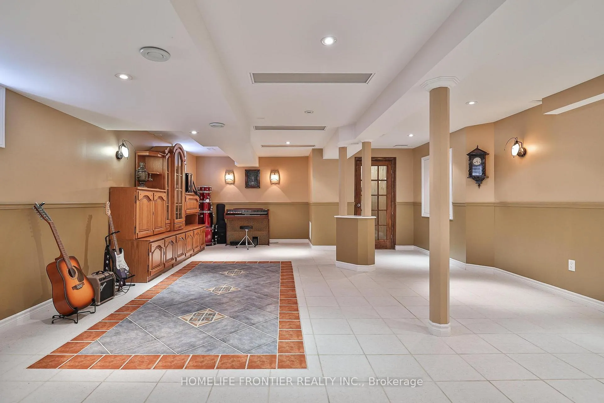 Photo 41 of 110 Red River Crescent, Newmarket, Woodland Hill — HOMEH