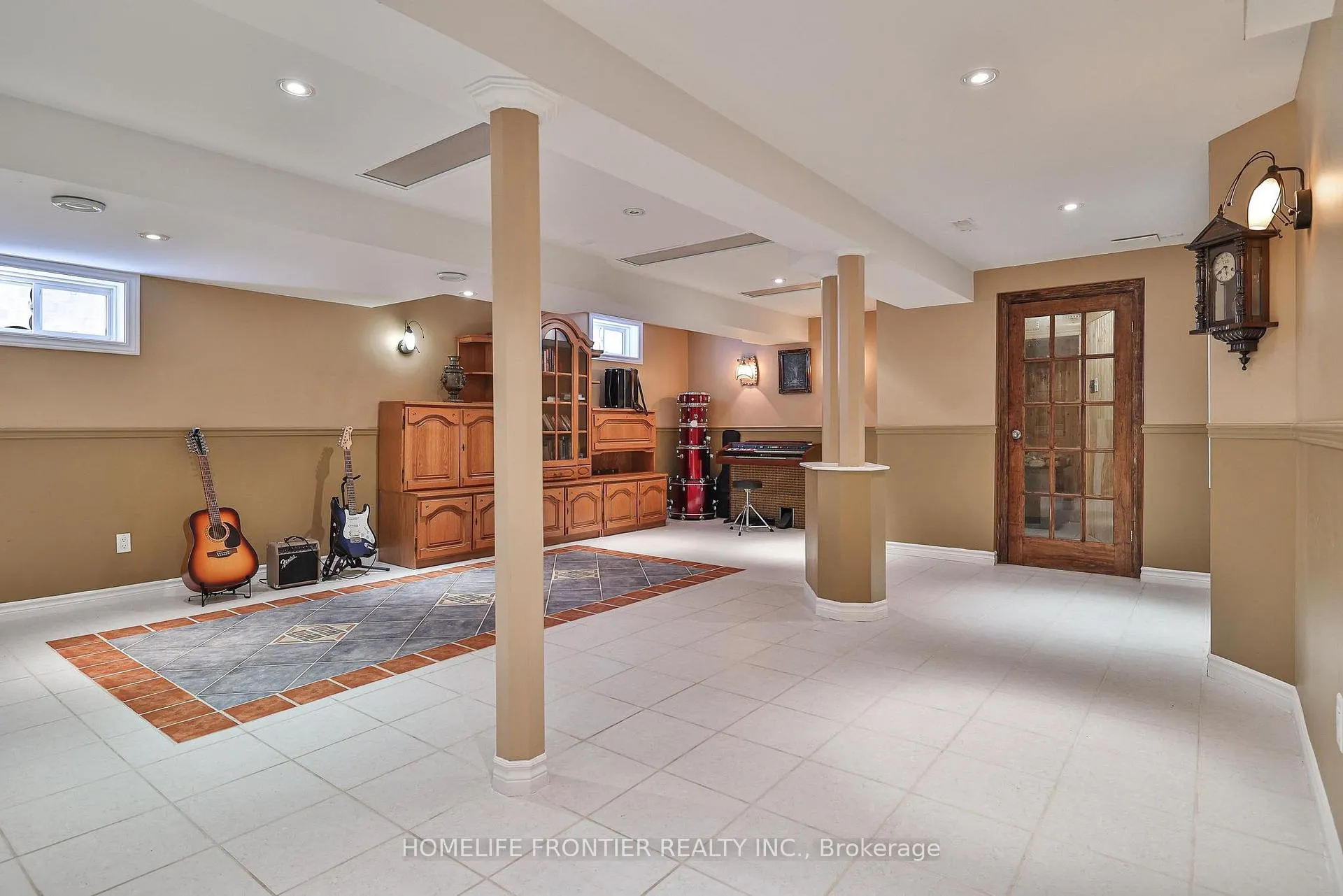 Photo 42 of 110 Red River Crescent, Newmarket, Woodland Hill — HOMEH