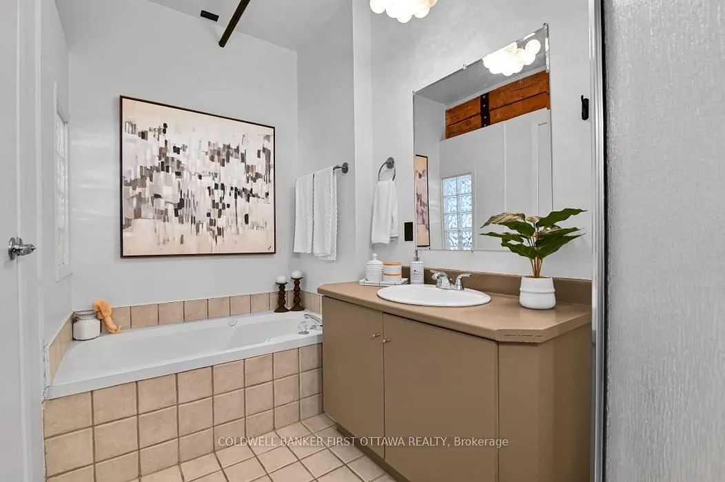 Photo 33 of Unit 303, 95 Beech Street, Ottawa, West Centre Town — HOMEH