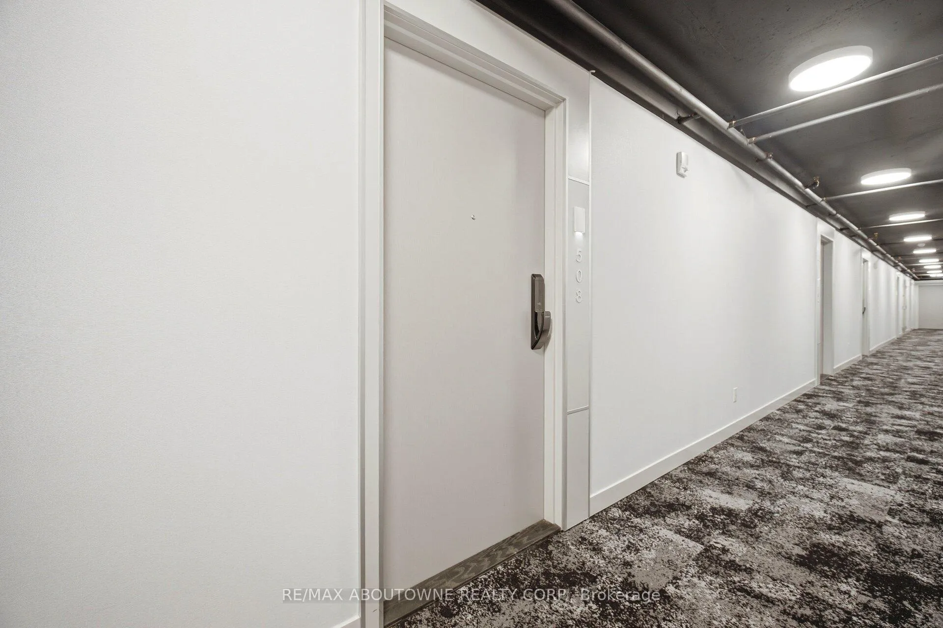 Photo 4 of Unit 508B, 3200 Dakota Common, Burlington, Alton — HOMEH