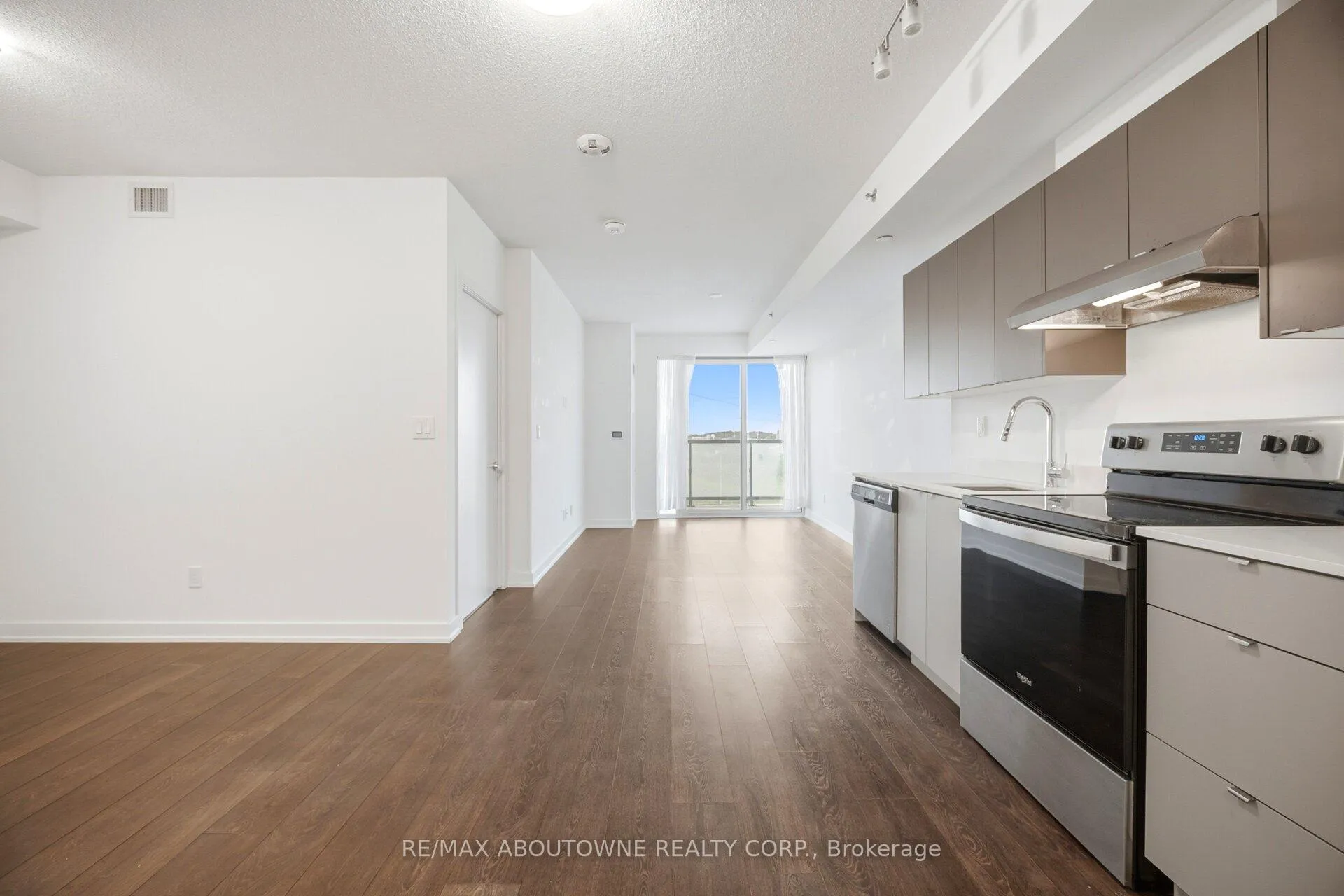 Photo 11 of Unit 508B, 3200 Dakota Common, Burlington, Alton — HOMEH