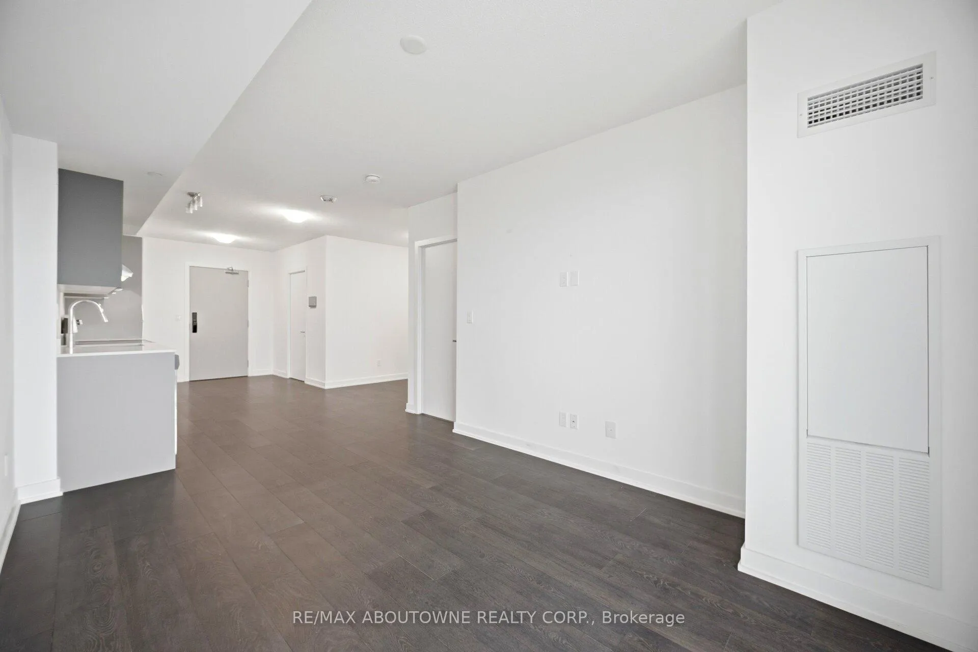 Photo 15 of Unit 508B, 3200 Dakota Common, Burlington, Alton — HOMEH