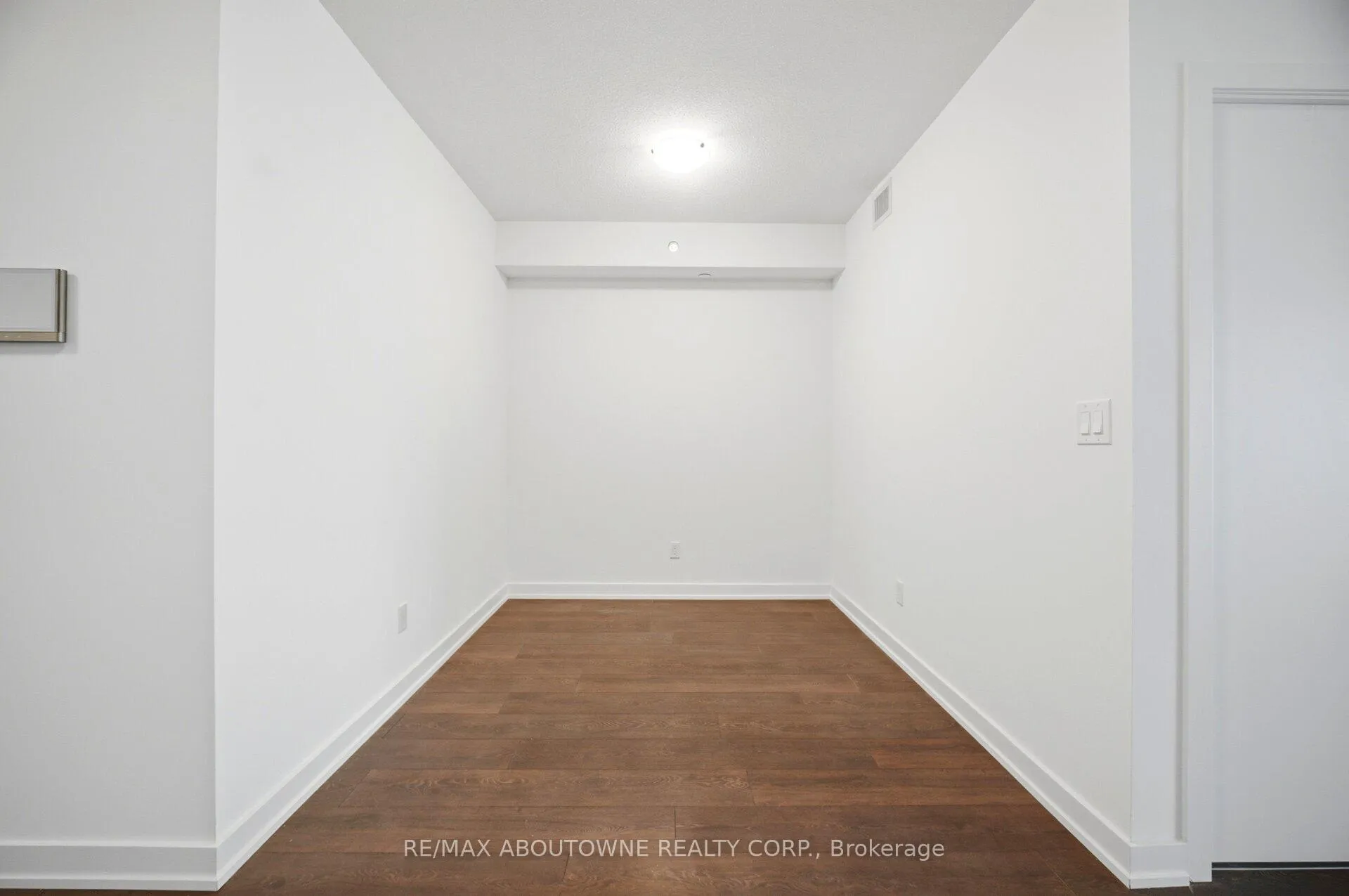 Photo 16 of Unit 508B, 3200 Dakota Common, Burlington, Alton — HOMEH