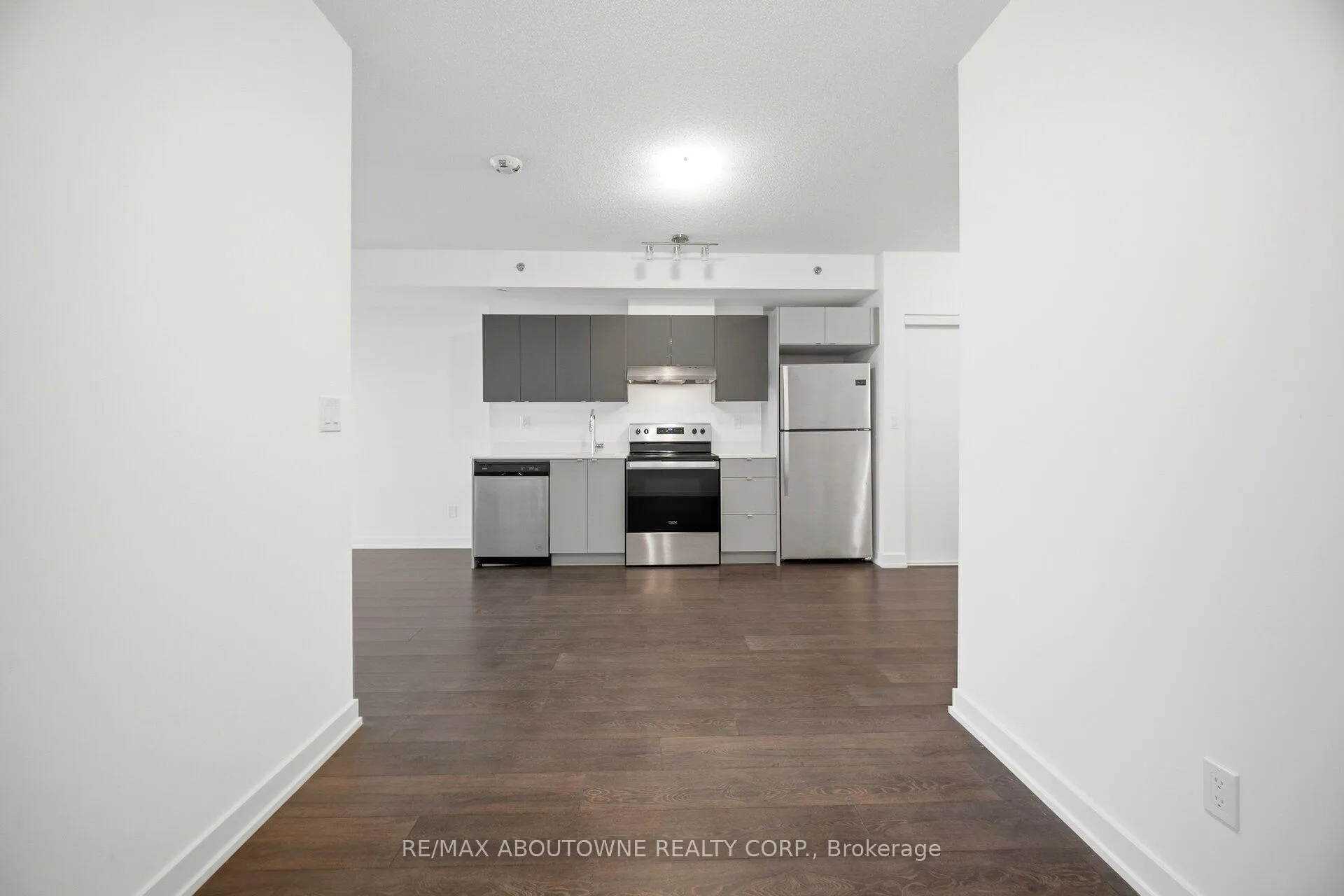 Photo 17 of Unit 508B, 3200 Dakota Common, Burlington, Alton — HOMEH