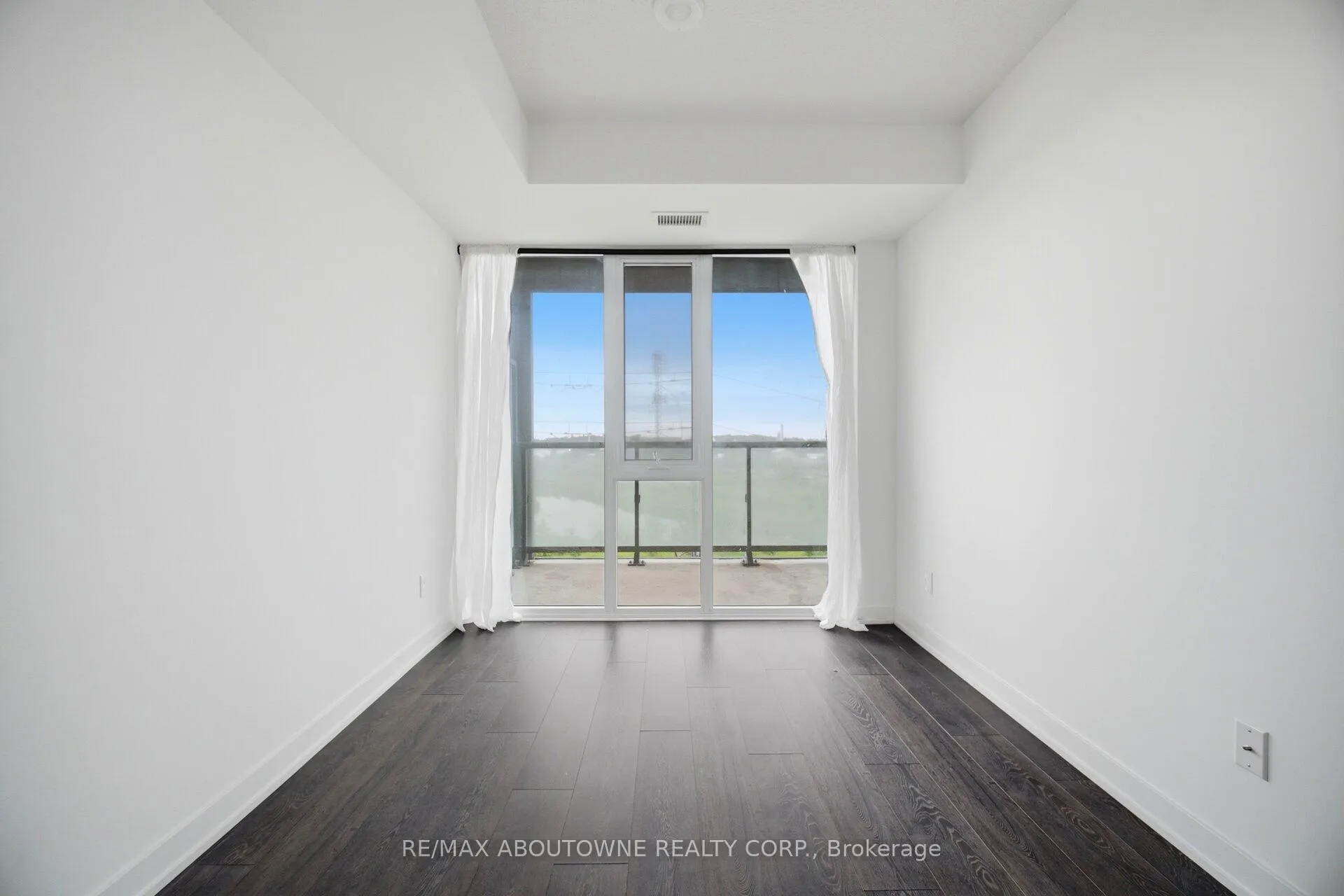 Photo 19 of Unit 508B, 3200 Dakota Common, Burlington, Alton — HOMEH