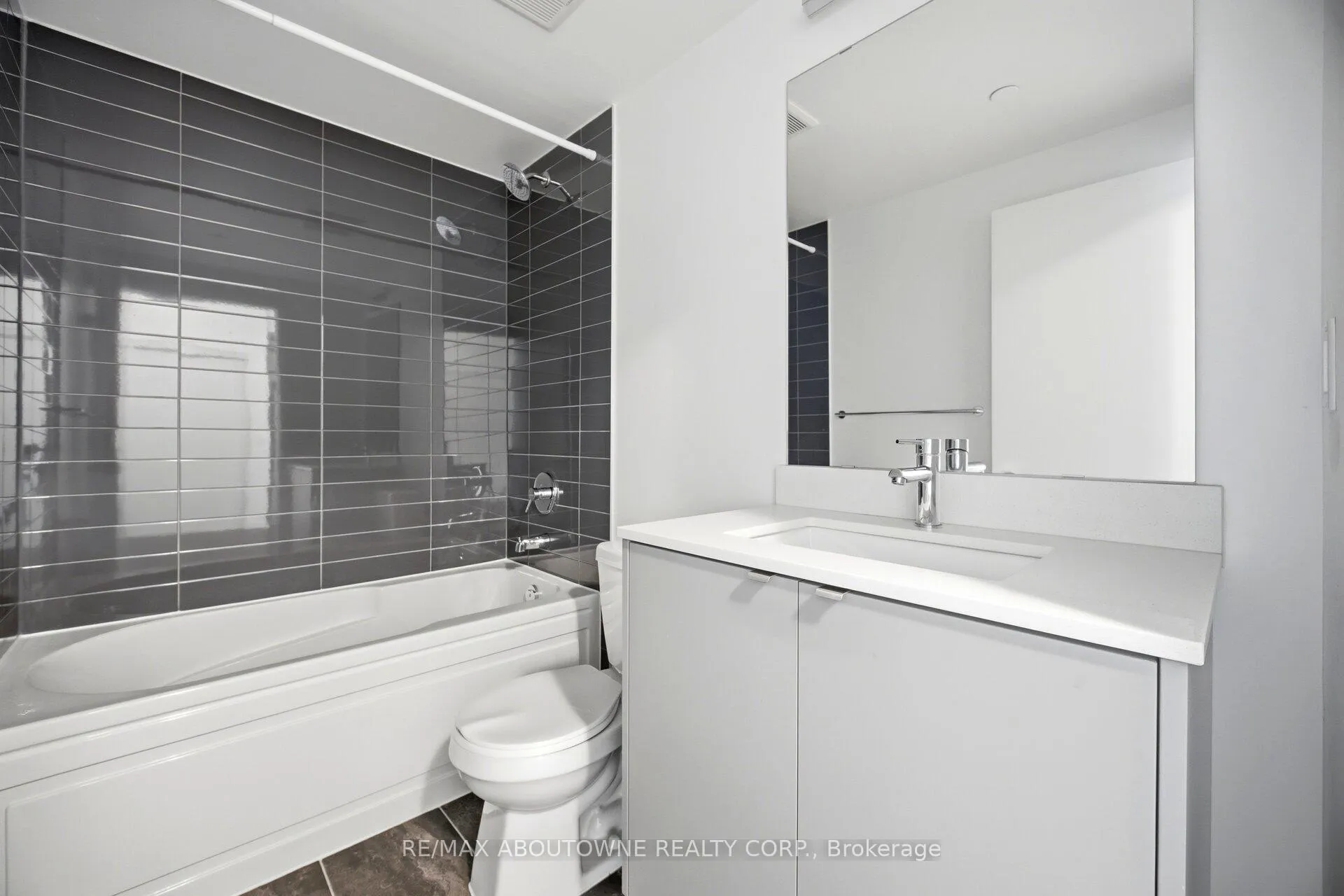Photo 22 of Unit 508B, 3200 Dakota Common, Burlington, Alton — HOMEH