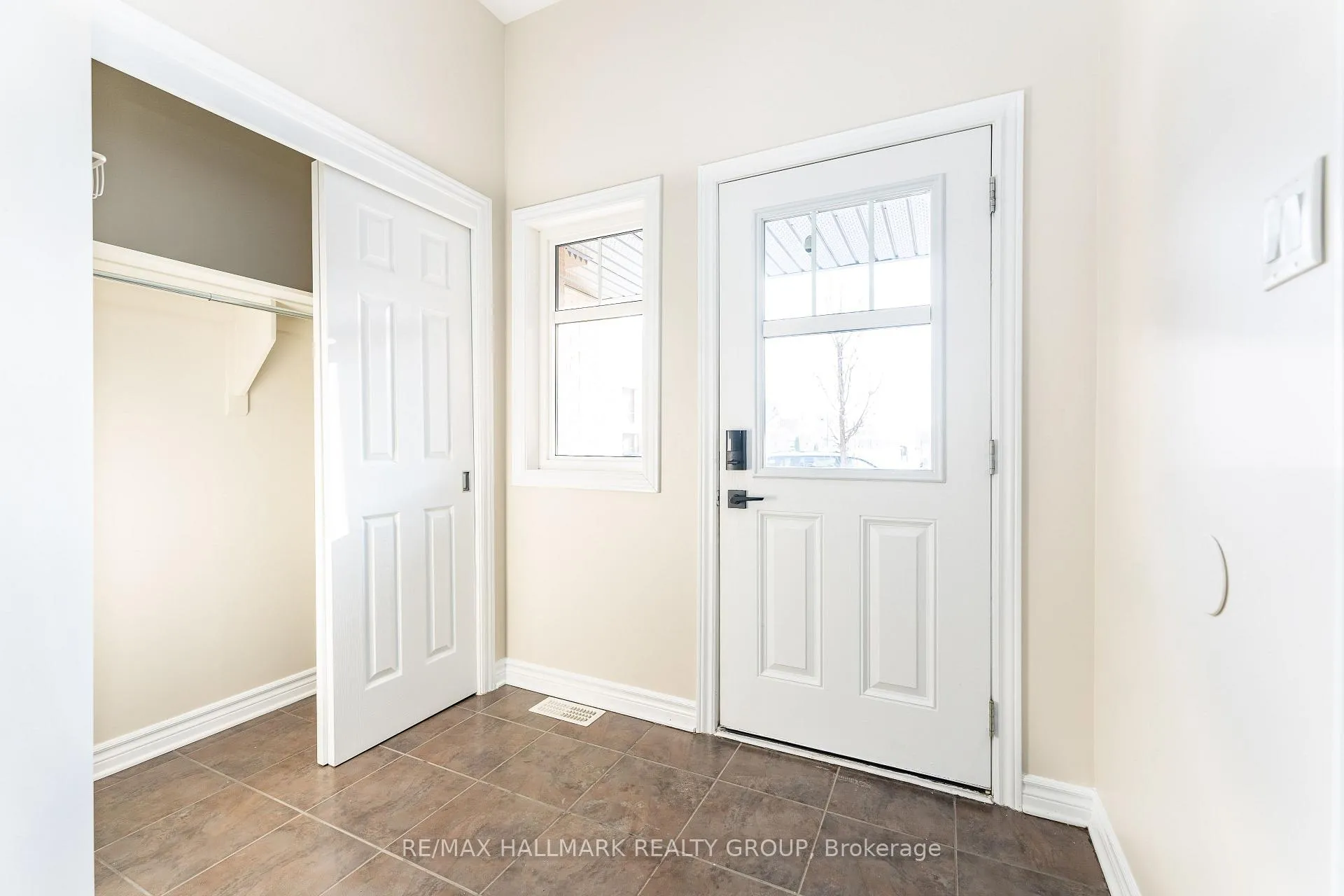 Photo 4 of 155 Calvington Avenue, Ottawa, Kanata - Kanata Lakes/Heritage Hills — HOMEH