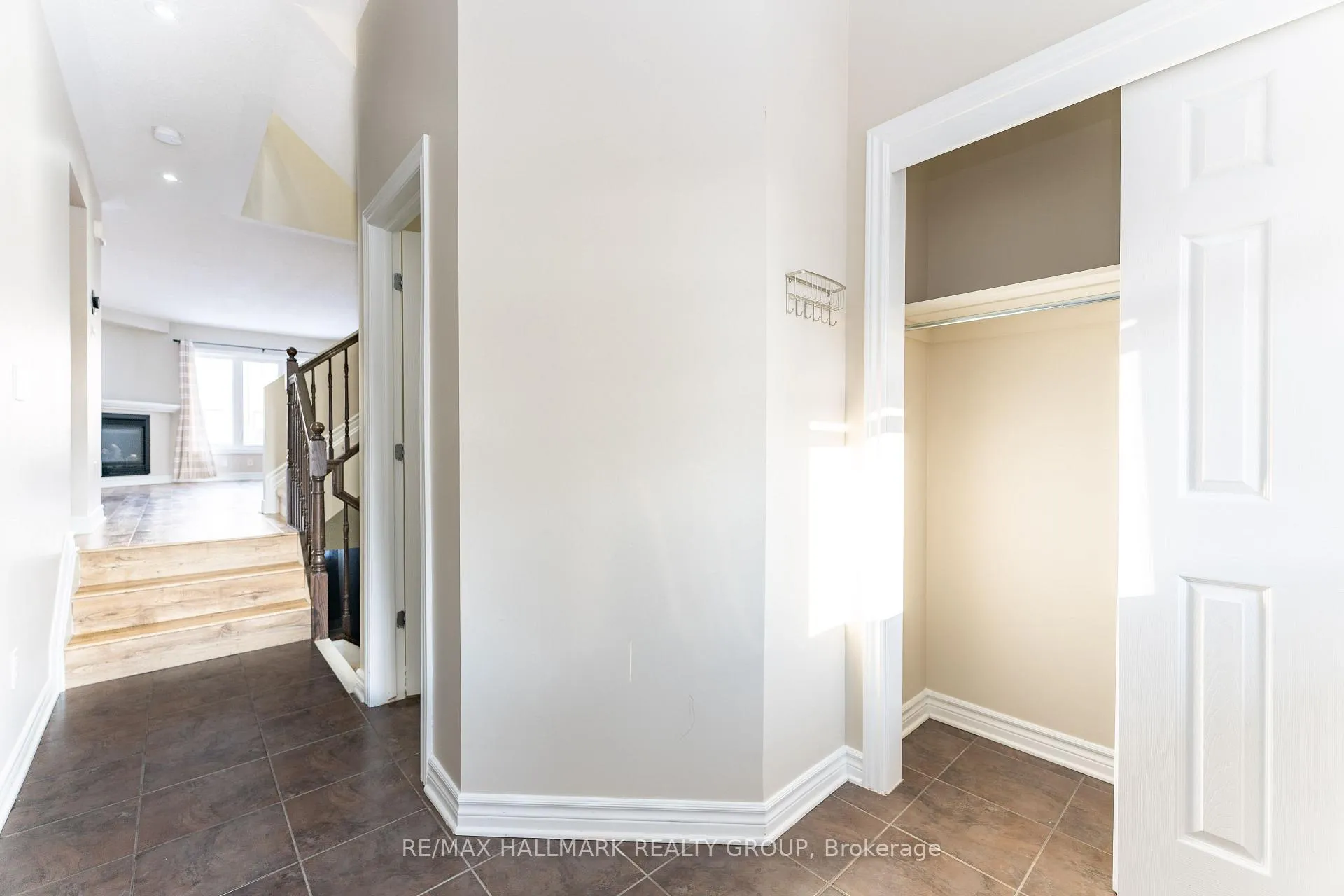Photo 5 of 155 Calvington Avenue, Ottawa, Kanata - Kanata Lakes/Heritage Hills — HOMEH