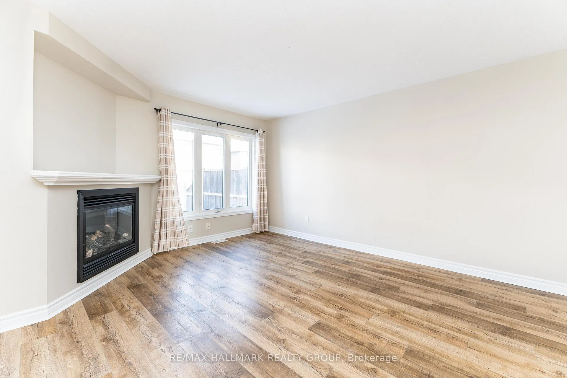 Photo 14 of 155 Calvington Avenue, Ottawa, Kanata - Kanata Lakes/Heritage Hills — HOMEH