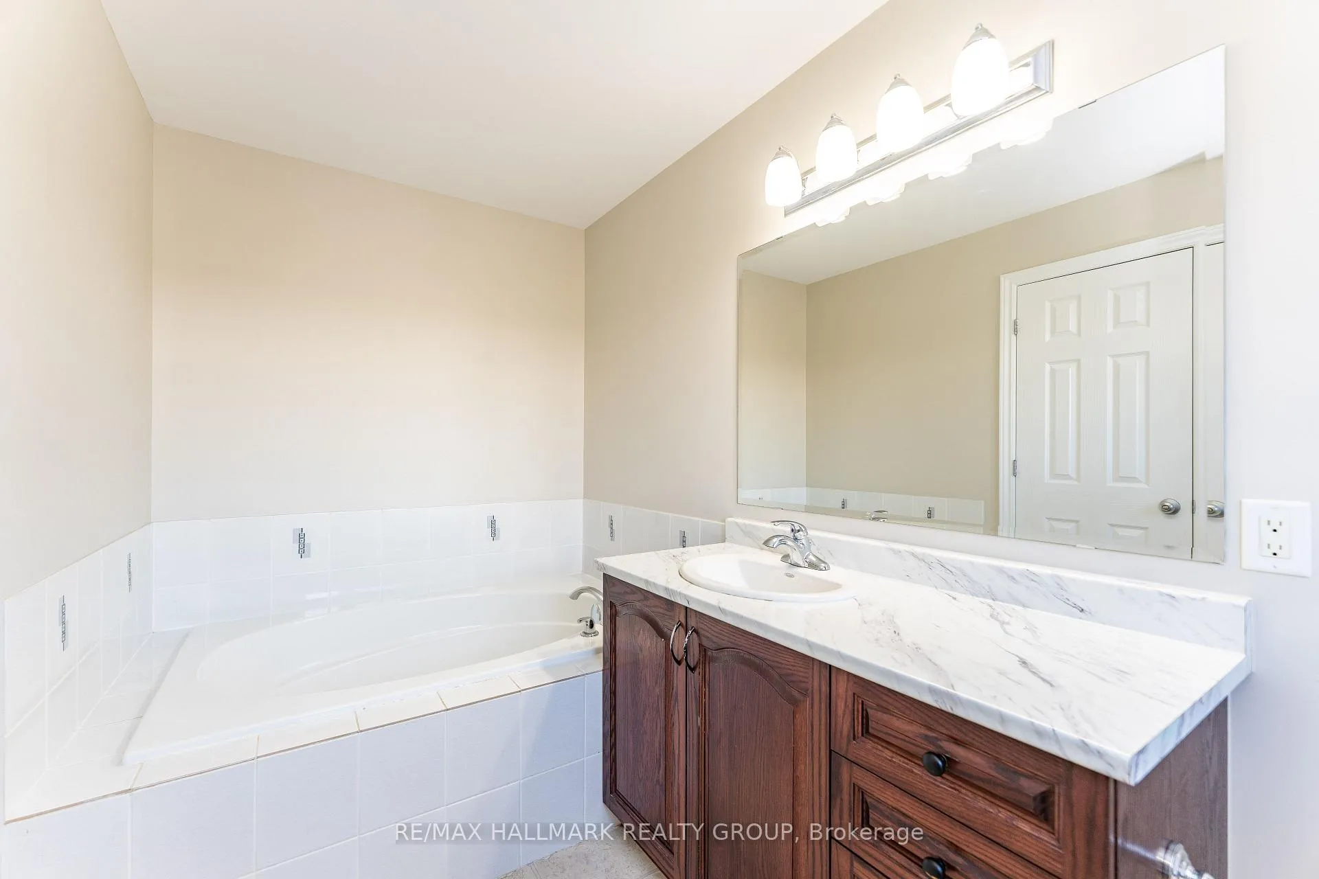 Photo 25 of 155 Calvington Avenue, Ottawa, Kanata - Kanata Lakes/Heritage Hills — HOMEH