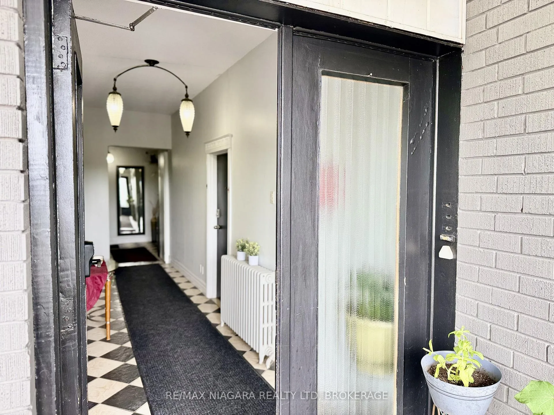 Photo 6 of Unit Unit 6, 4691 River Road, Niagara Falls, Downtown — HOMEH