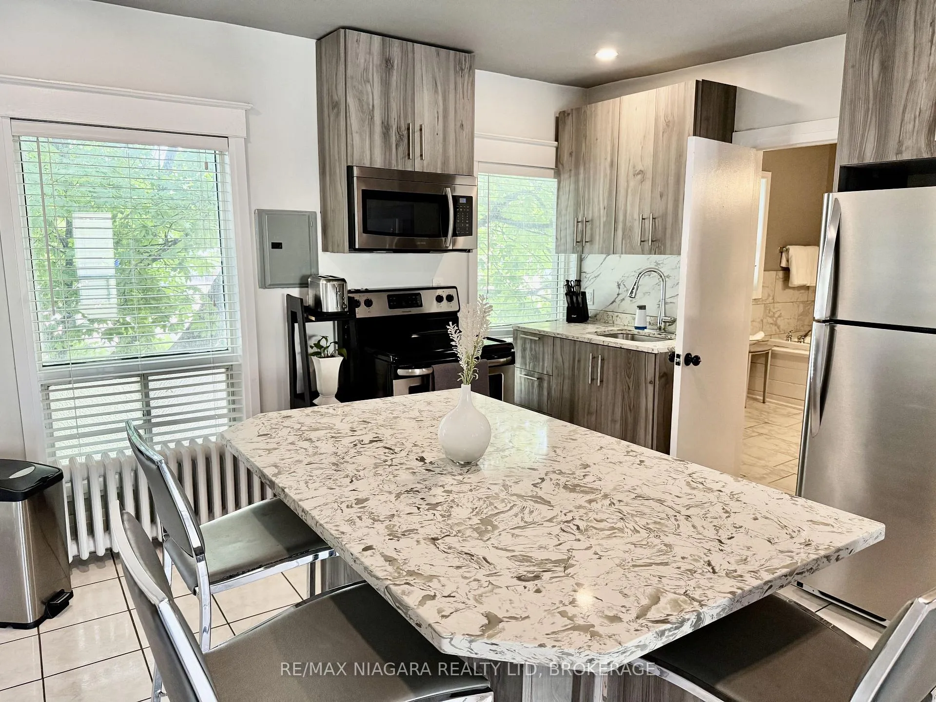 Photo 26 of Unit Unit 6, 4691 River Road, Niagara Falls, Downtown — HOMEH
