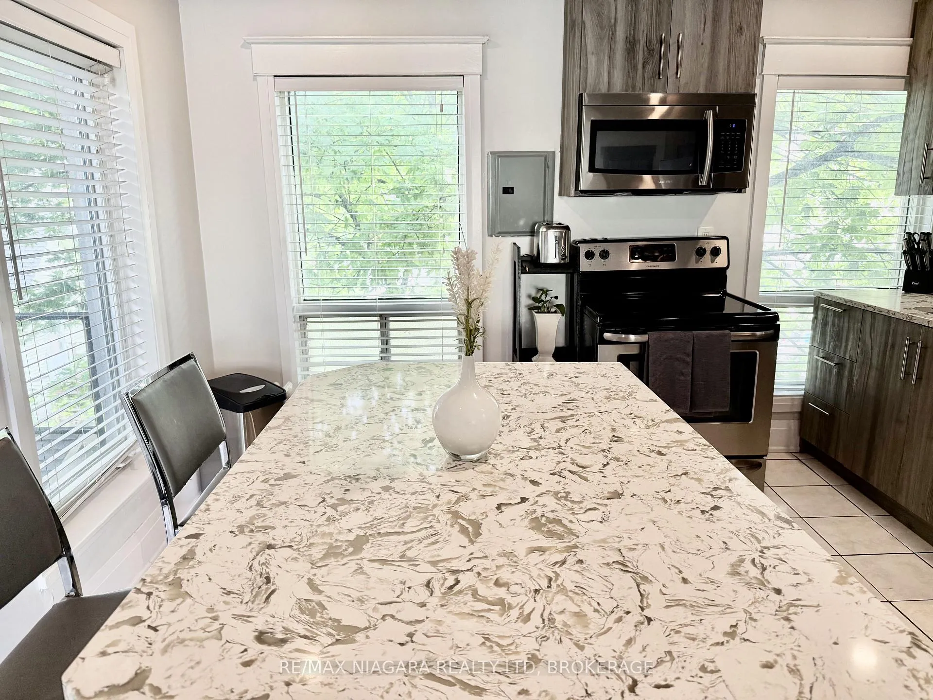 Photo 27 of Unit Unit 6, 4691 River Road, Niagara Falls, Downtown — HOMEH