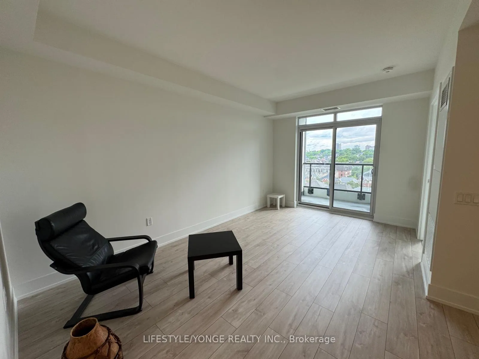 Photo 2 of Unit 817, 858 Dupont Street, Toronto, Dovercourt-Wallace Emerson-Junction — HOMEH