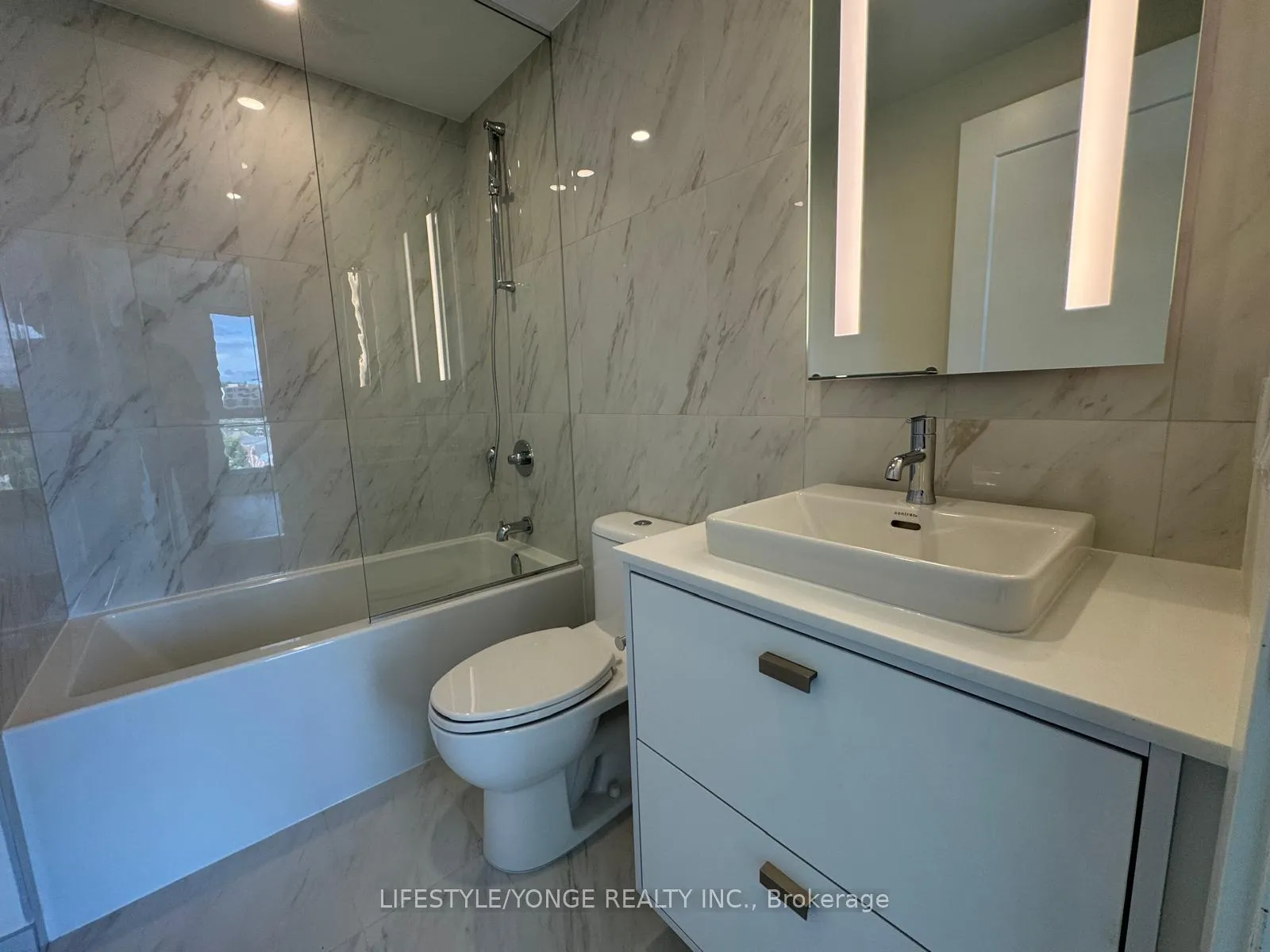 Photo 10 of Unit 817, 858 Dupont Street, Toronto, Dovercourt-Wallace Emerson-Junction — HOMEH