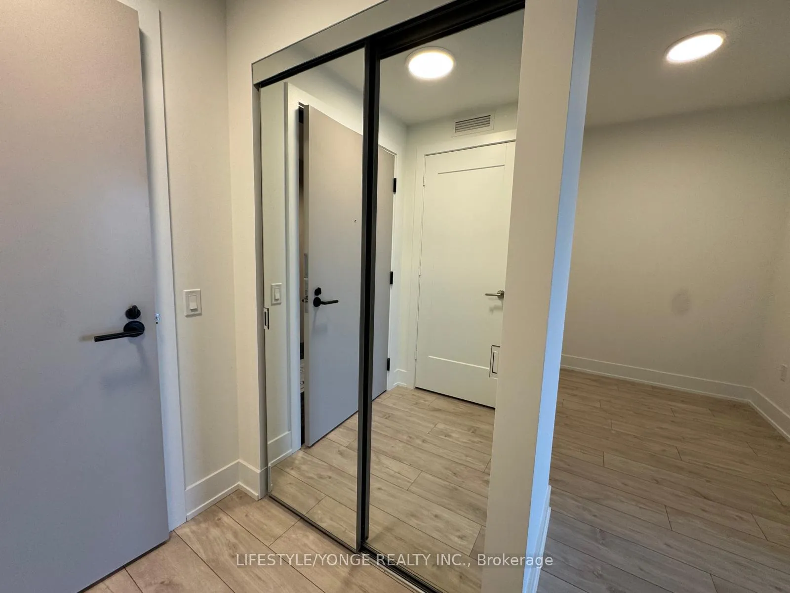 Photo 14 of Unit 817, 858 Dupont Street, Toronto, Dovercourt-Wallace Emerson-Junction — HOMEH