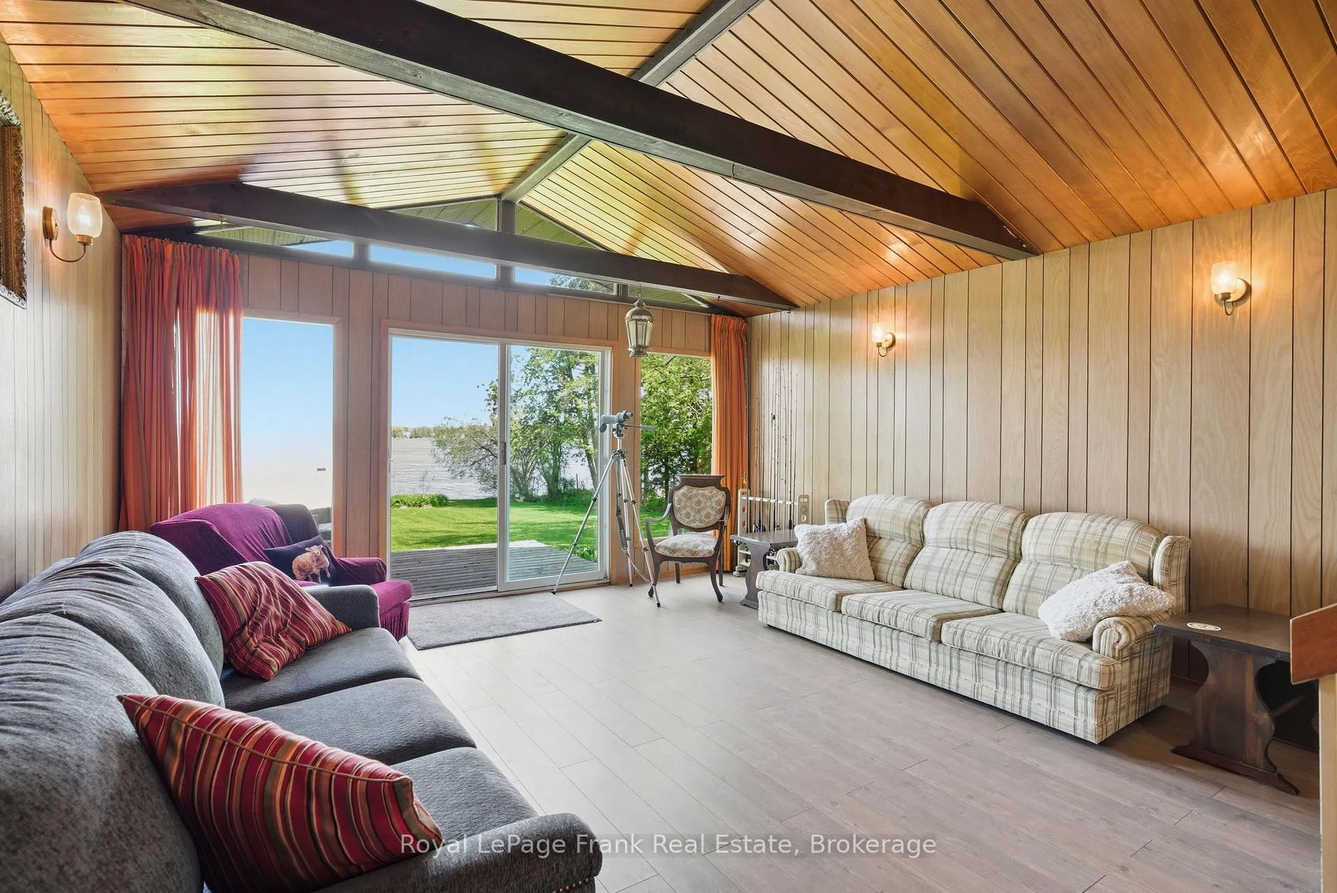 Photo 8 of 54 Butternut Drive, Kawartha Lakes, Fenelon — HOMEH