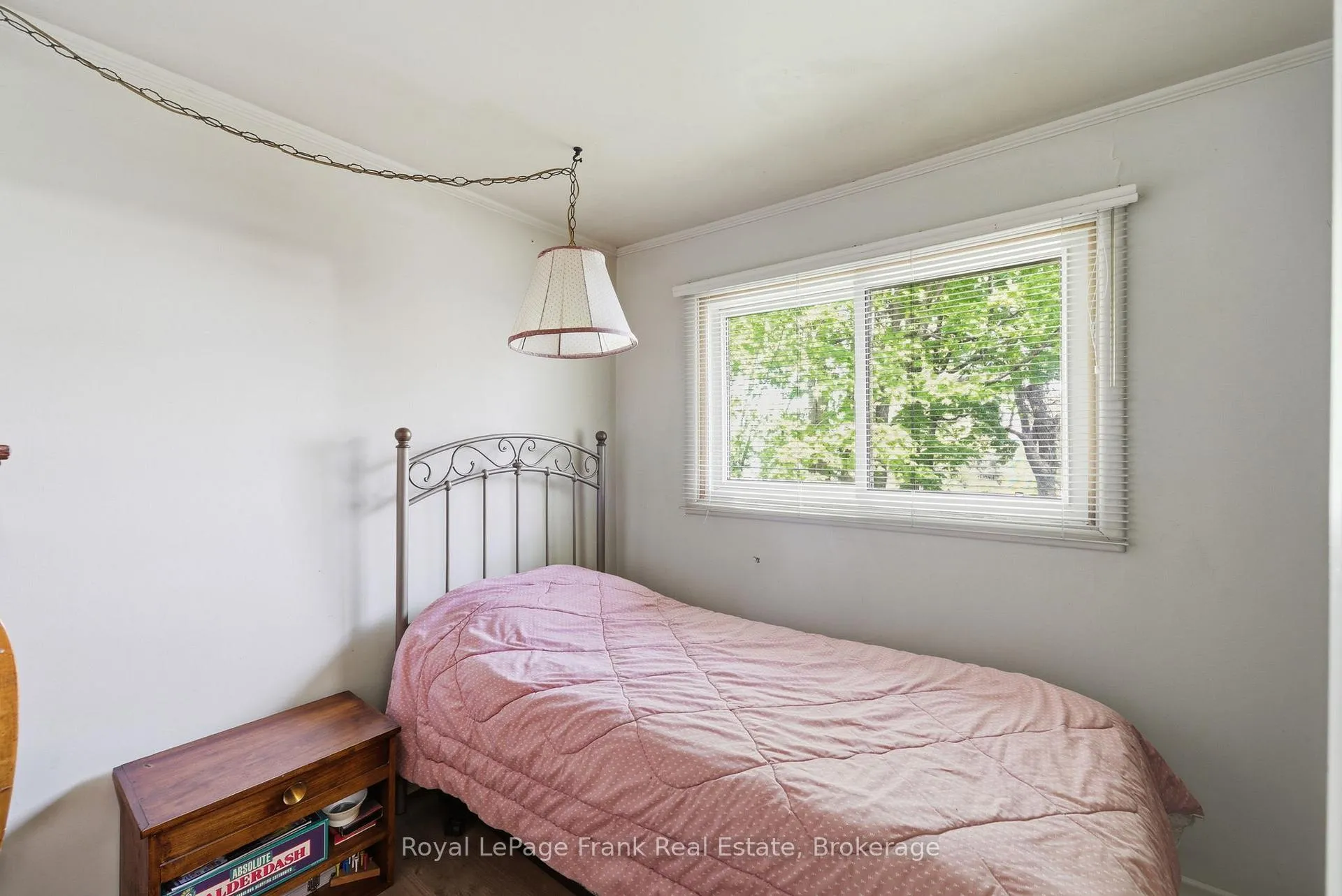 Photo 21 of 54 Butternut Drive, Kawartha Lakes, Fenelon — HOMEH