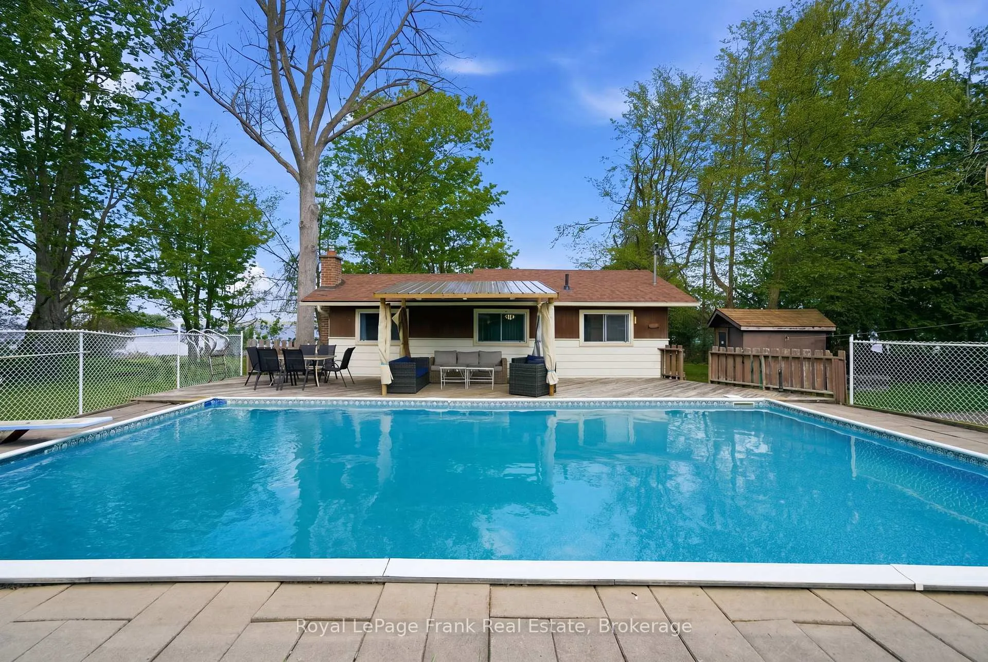Photo 35 of 54 Butternut Drive, Kawartha Lakes, Fenelon — HOMEH