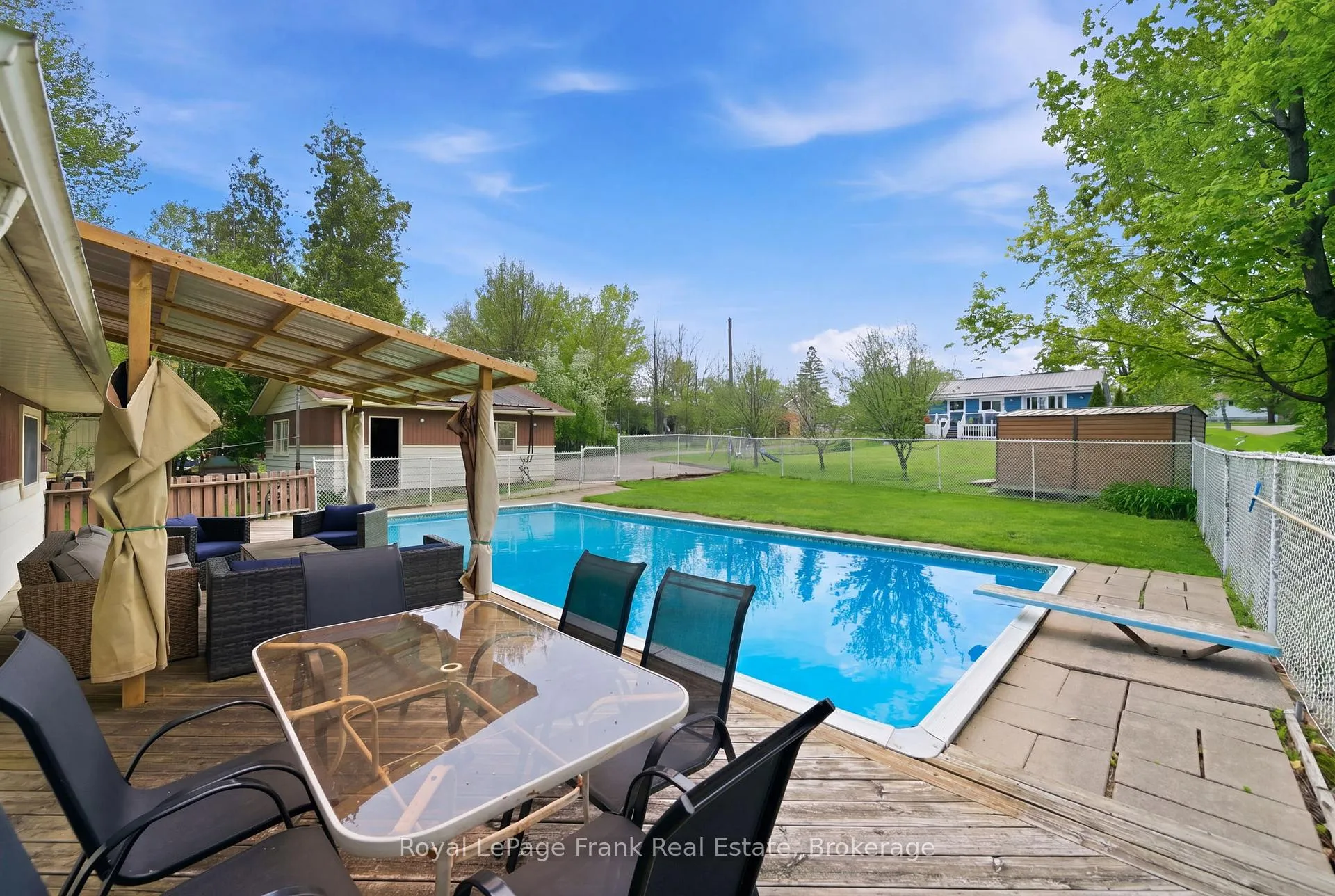 Photo 37 of 54 Butternut Drive, Kawartha Lakes, Fenelon — HOMEH