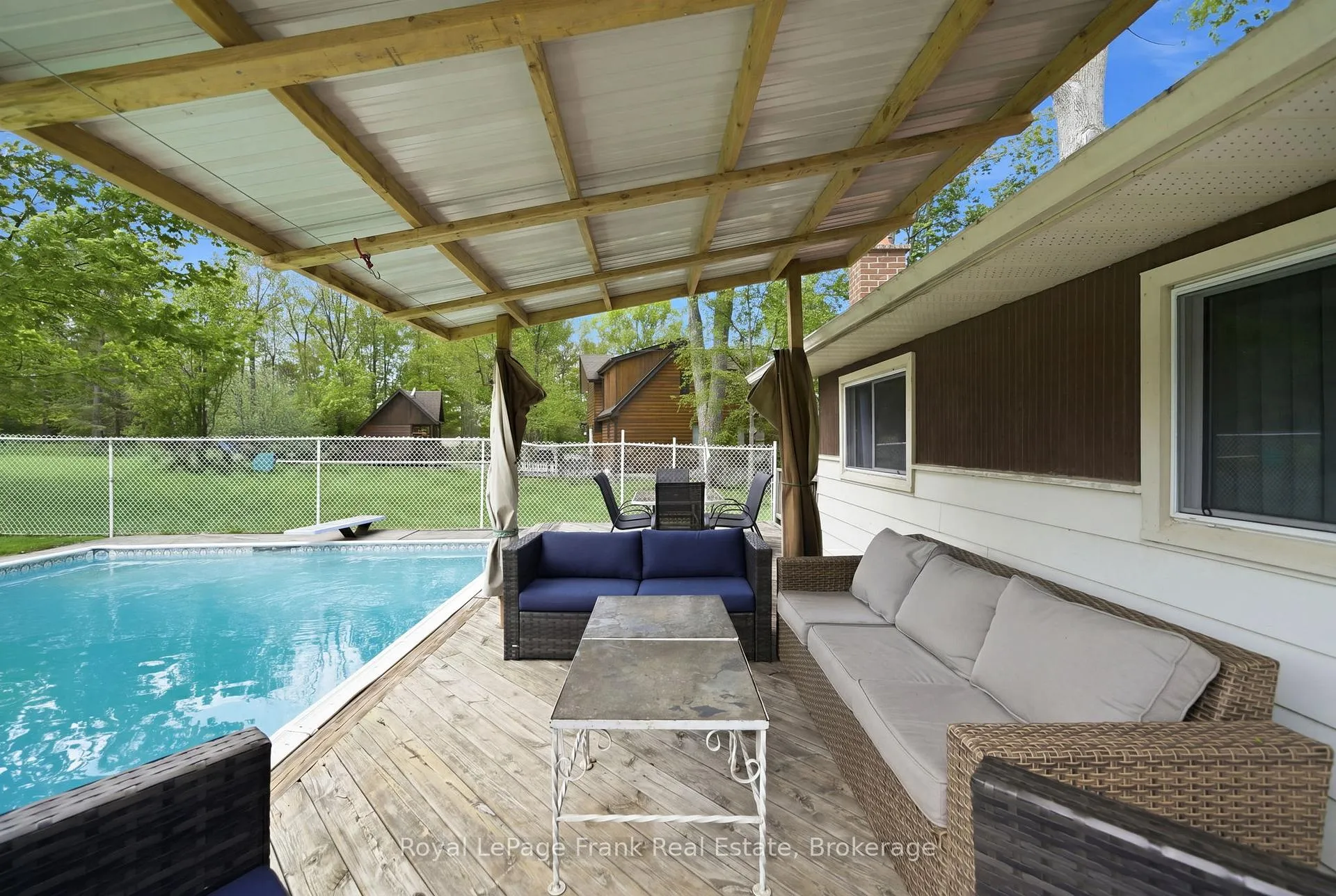 Photo 40 of 54 Butternut Drive, Kawartha Lakes, Fenelon — HOMEH
